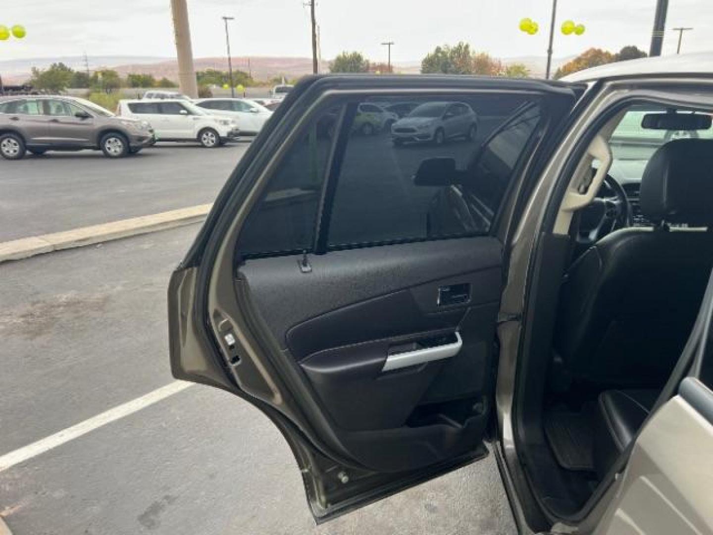2014 Mineral Gray Metallic /Charcoal Black Ford Edge SEL (2FMDK3JC8EB) with an 3.5L V-6 DOHC engine, Automatic transmission, located at 1865 East Red Hills Pkwy, St. George, 84770, (435) 628-0023, 37.120850, -113.543640 - We specialize in helping ALL people get the best financing available. No matter your credit score, good, bad or none we can get you an amazing rate. Had a bankruptcy, divorce, or repossessions? We give you the green light to get your credit back on the road. Low down and affordable payments that fit - Photo#22