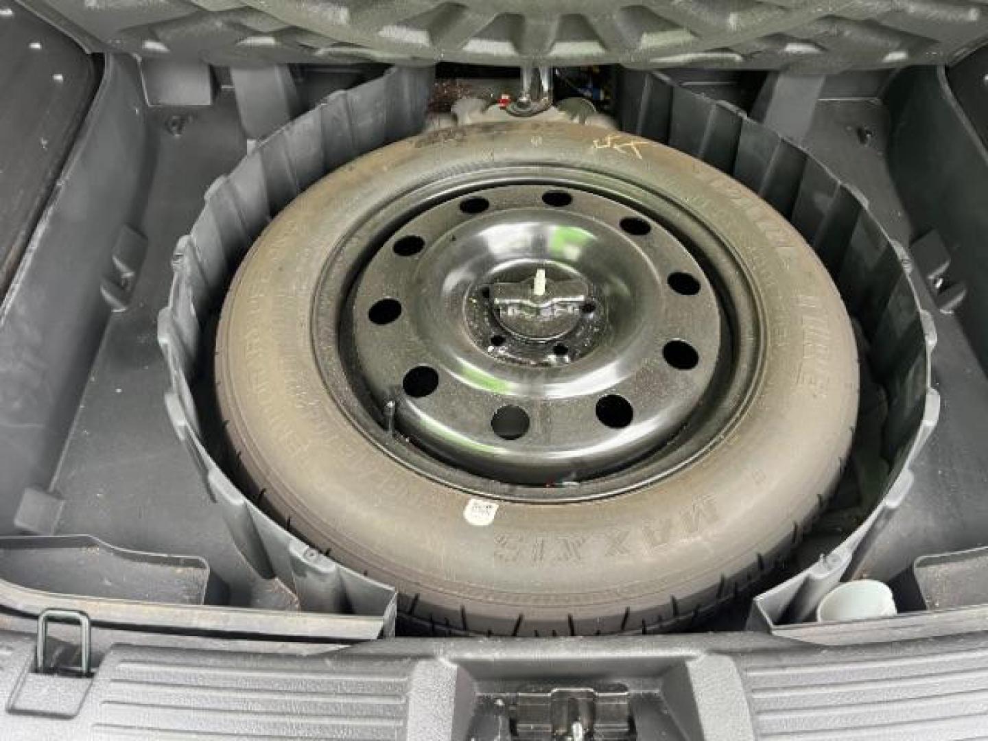 2014 Mineral Gray Metallic /Charcoal Black Ford Edge SEL (2FMDK3JC8EB) with an 3.5L V-6 DOHC engine, Automatic transmission, located at 1865 East Red Hills Pkwy, St. George, 84770, (435) 628-0023, 37.120850, -113.543640 - We specialize in helping ALL people get the best financing available. No matter your credit score, good, bad or none we can get you an amazing rate. Had a bankruptcy, divorce, or repossessions? We give you the green light to get your credit back on the road. Low down and affordable payments that fit - Photo#23