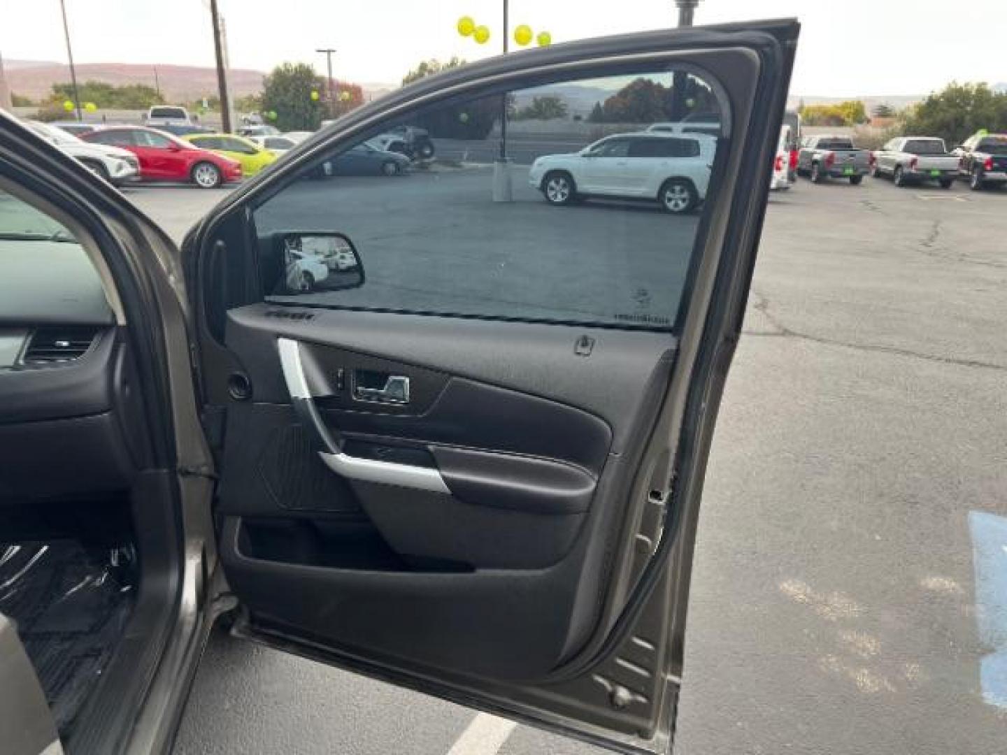 2014 Mineral Gray Metallic /Charcoal Black Ford Edge SEL (2FMDK3JC8EB) with an 3.5L V-6 DOHC engine, Automatic transmission, located at 1865 East Red Hills Pkwy, St. George, 84770, (435) 628-0023, 37.120850, -113.543640 - We specialize in helping ALL people get the best financing available. No matter your credit score, good, bad or none we can get you an amazing rate. Had a bankruptcy, divorce, or repossessions? We give you the green light to get your credit back on the road. Low down and affordable payments that fit - Photo#26