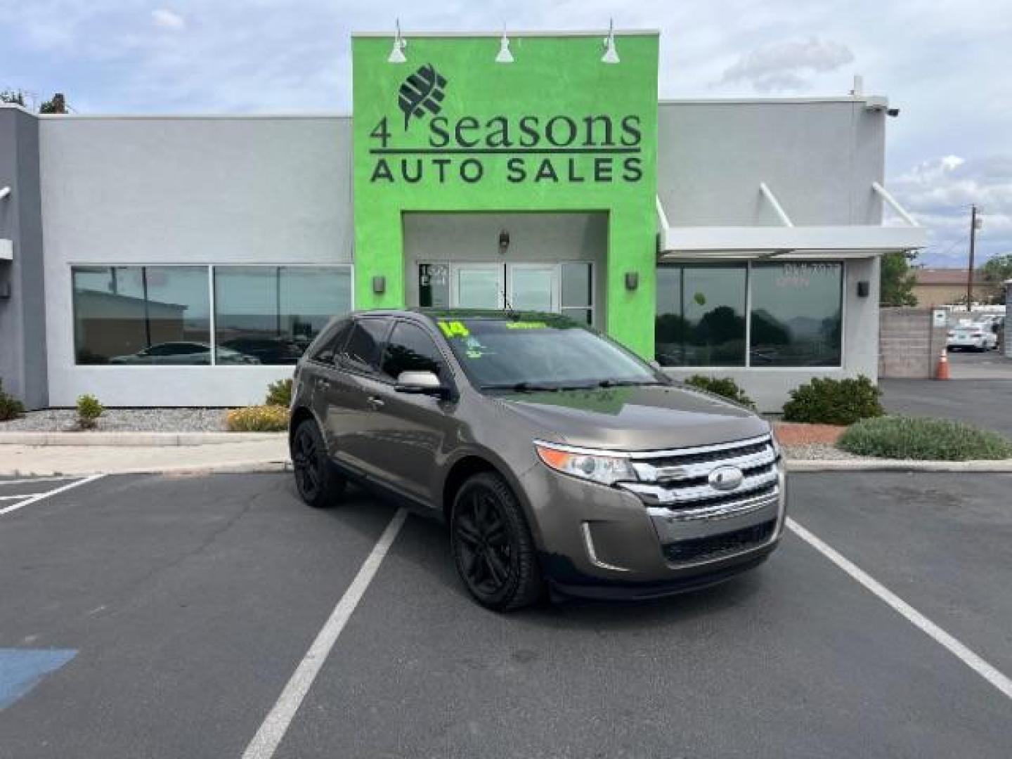 2014 Mineral Gray Metallic /Charcoal Black Ford Edge SEL (2FMDK3JC8EB) with an 3.5L V-6 DOHC engine, Automatic transmission, located at 1865 East Red Hills Pkwy, St. George, 84770, (435) 628-0023, 37.120850, -113.543640 - We specialize in helping ALL people get the best financing available. No matter your credit score, good, bad or none we can get you an amazing rate. Had a bankruptcy, divorce, or repossessions? We give you the green light to get your credit back on the road. Low down and affordable payments that fit - Photo#0