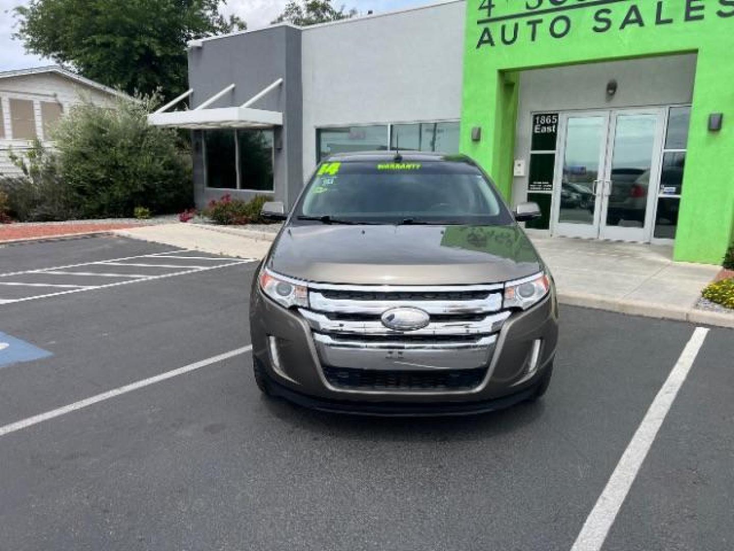 2014 Mineral Gray Metallic /Charcoal Black Ford Edge SEL (2FMDK3JC8EB) with an 3.5L V-6 DOHC engine, Automatic transmission, located at 1865 East Red Hills Pkwy, St. George, 84770, (435) 628-0023, 37.120850, -113.543640 - We specialize in helping ALL people get the best financing available. No matter your credit score, good, bad or none we can get you an amazing rate. Had a bankruptcy, divorce, or repossessions? We give you the green light to get your credit back on the road. Low down and affordable payments that fit - Photo#1