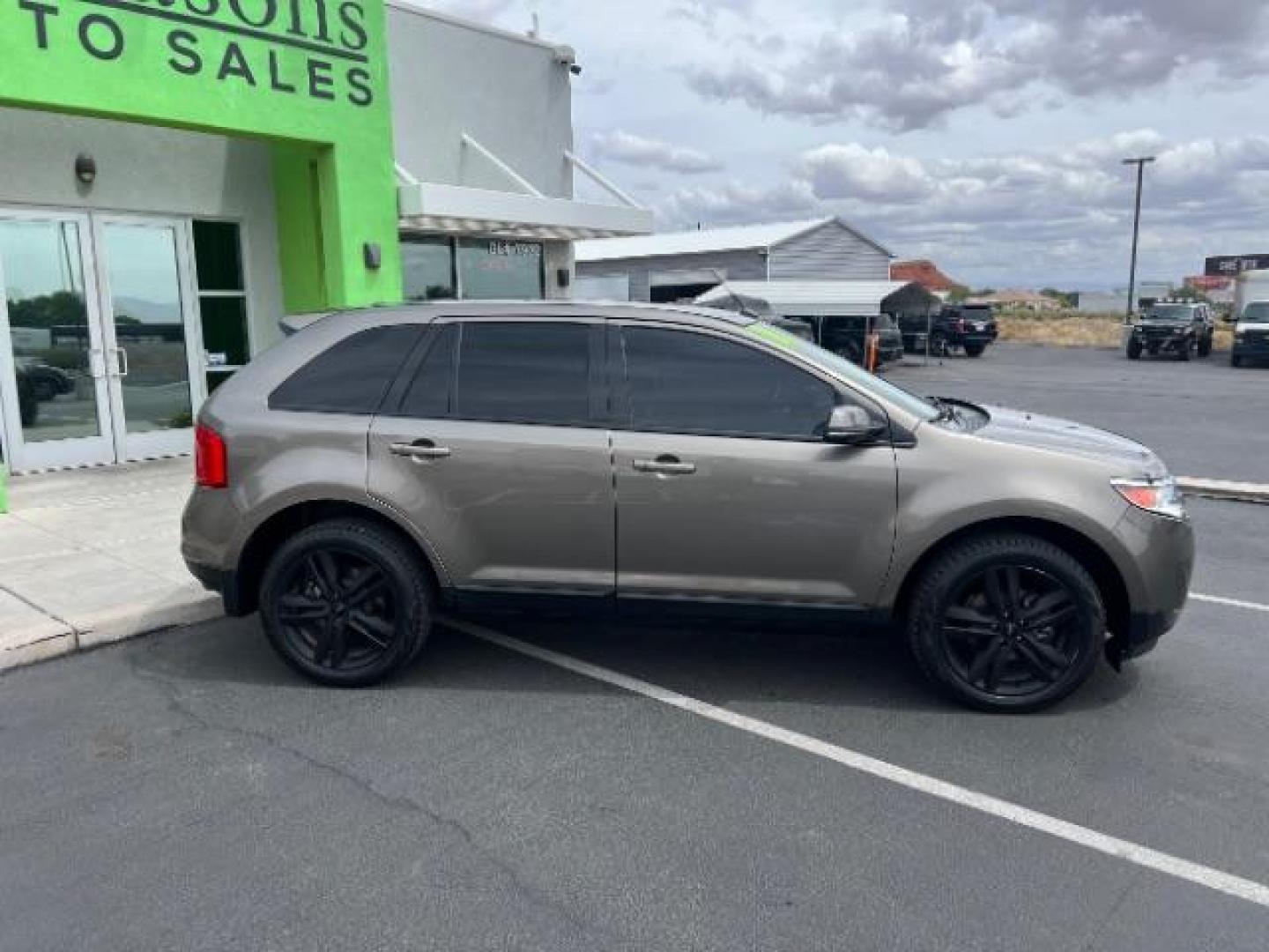 2014 Mineral Gray Metallic /Charcoal Black Ford Edge SEL (2FMDK3JC8EB) with an 3.5L V-6 DOHC engine, Automatic transmission, located at 1865 East Red Hills Pkwy, St. George, 84770, (435) 628-0023, 37.120850, -113.543640 - We specialize in helping ALL people get the best financing available. No matter your credit score, good, bad or none we can get you an amazing rate. Had a bankruptcy, divorce, or repossessions? We give you the green light to get your credit back on the road. Low down and affordable payments that fit - Photo#7