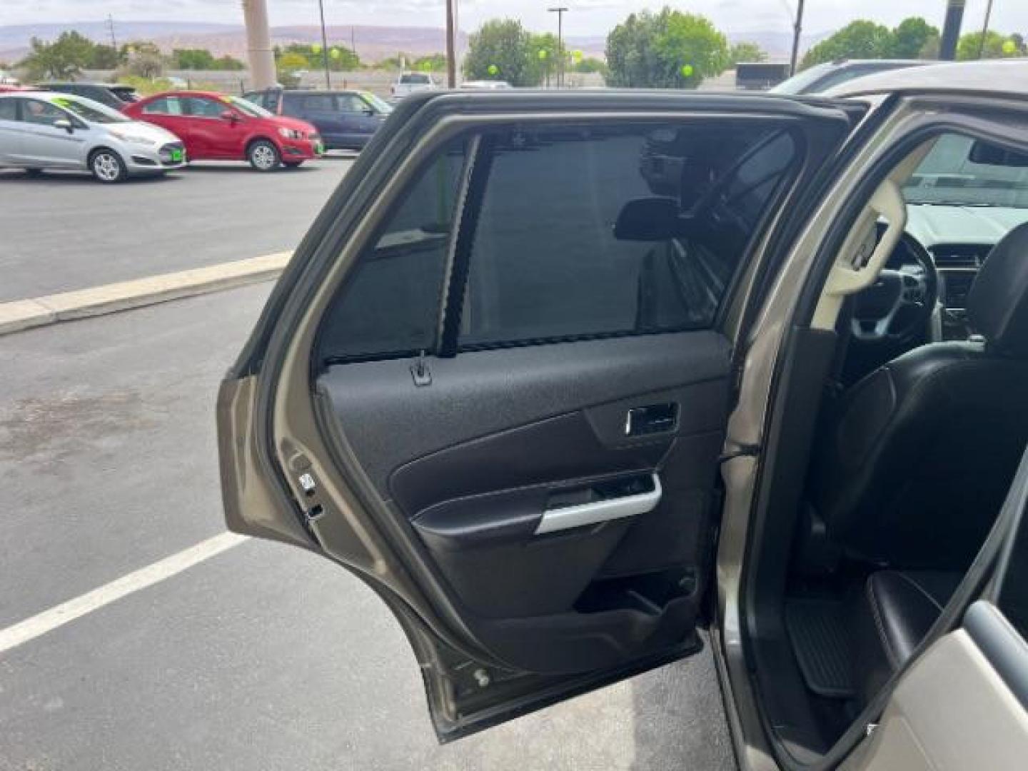 2014 Mineral Gray Metallic /Charcoal Black Ford Edge SEL (2FMDK3JC8EB) with an 3.5L V-6 DOHC engine, Automatic transmission, located at 1865 East Red Hills Pkwy, St. George, 84770, (435) 628-0023, 37.120850, -113.543640 - We specialize in helping ALL people get the best financing available. No matter your credit score, good, bad or none we can get you an amazing rate. Had a bankruptcy, divorce, or repossessions? We give you the green light to get your credit back on the road. Low down and affordable payments that fit - Photo#20