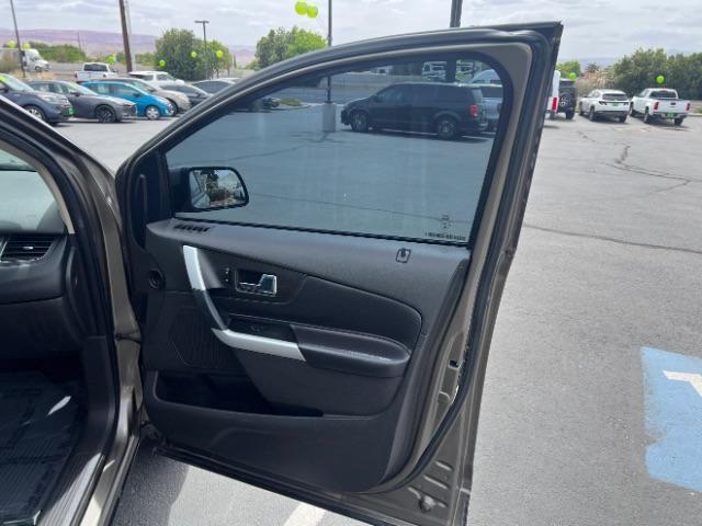 2014 Mineral Gray Metallic /Charcoal Black Ford Edge SEL (2FMDK3JC8EB) with an 3.5L V-6 DOHC engine, Automatic transmission, located at 1865 East Red Hills Pkwy, St. George, 84770, (435) 628-0023, 37.120850, -113.543640 - We specialize in helping ALL people get the best financing available. No matter your credit score, good, bad or none we can get you an amazing rate. Had a bankruptcy, divorce, or repossessions? We give you the green light to get your credit back on the road. Low down and affordable payments that fit - Photo#27