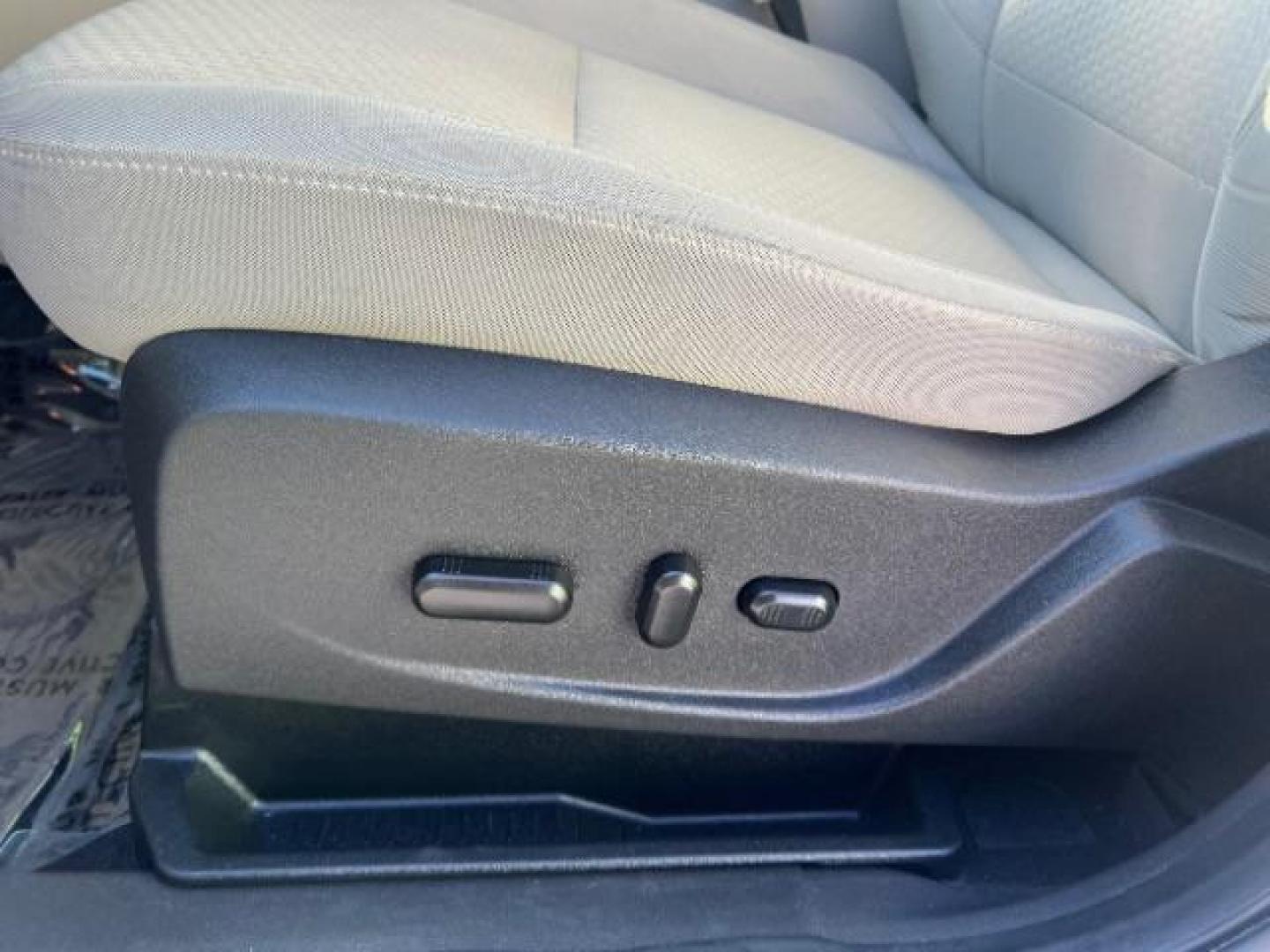 2017 Oxford White /Medium Light Stone Ford Escape SE (1FMCU0G91HU) with an EcoBoost 1.5L I-4 gasoline direct injection engine, Automatic transmission, located at 1865 East Red Hills Pkwy, St. George, 84770, (435) 628-0023, 37.120850, -113.543640 - We specialize in helping ALL people get the best financing available. No matter your credit score, good, bad or none we can get you an amazing rate. Had a bankruptcy, divorce, or repossessions? We give you the green light to get your credit back on the road. Low down and affordable payments that fit - Photo#13