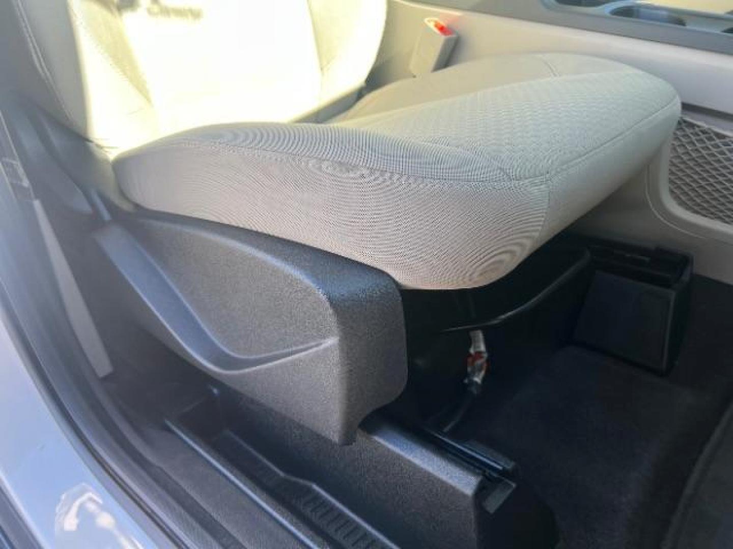 2017 Oxford White /Medium Light Stone Ford Escape SE (1FMCU0G91HU) with an EcoBoost 1.5L I-4 gasoline direct injection engine, Automatic transmission, located at 1865 East Red Hills Pkwy, St. George, 84770, (435) 628-0023, 37.120850, -113.543640 - We specialize in helping ALL people get the best financing available. No matter your credit score, good, bad or none we can get you an amazing rate. Had a bankruptcy, divorce, or repossessions? We give you the green light to get your credit back on the road. Low down and affordable payments that fit - Photo#29