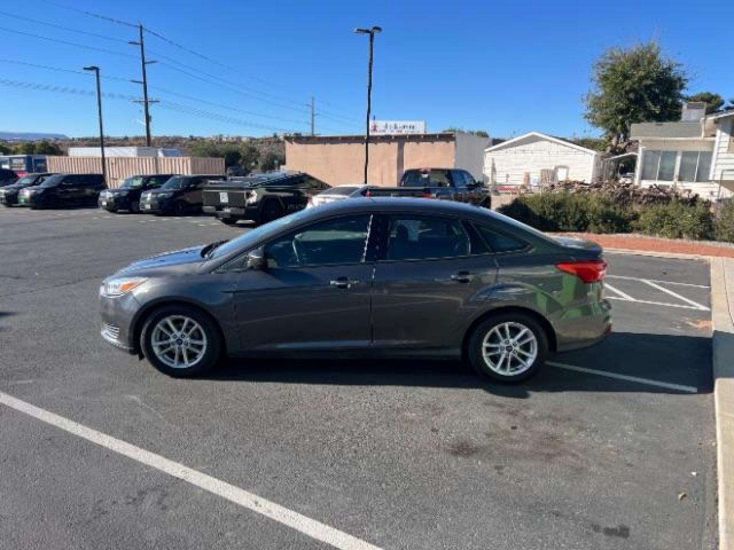 2018 Magnetic Metallic /Charcoal Black Ford Focus SE (1FADP3F28JL) with an 2L I-4 gasoline direct injection engine, Automatic transmission, located at 1865 East Red Hills Pkwy, St. George, 84770, (435) 628-0023, 37.120850, -113.543640 - We specialize in helping ALL people get the best financing available. No matter your credit score, good, bad or none we can get you an amazing rate. Had a bankruptcy, divorce, or repossessions? We give you the green light to get your credit back on the road. Low down and affordable payments that fit - Photo#3