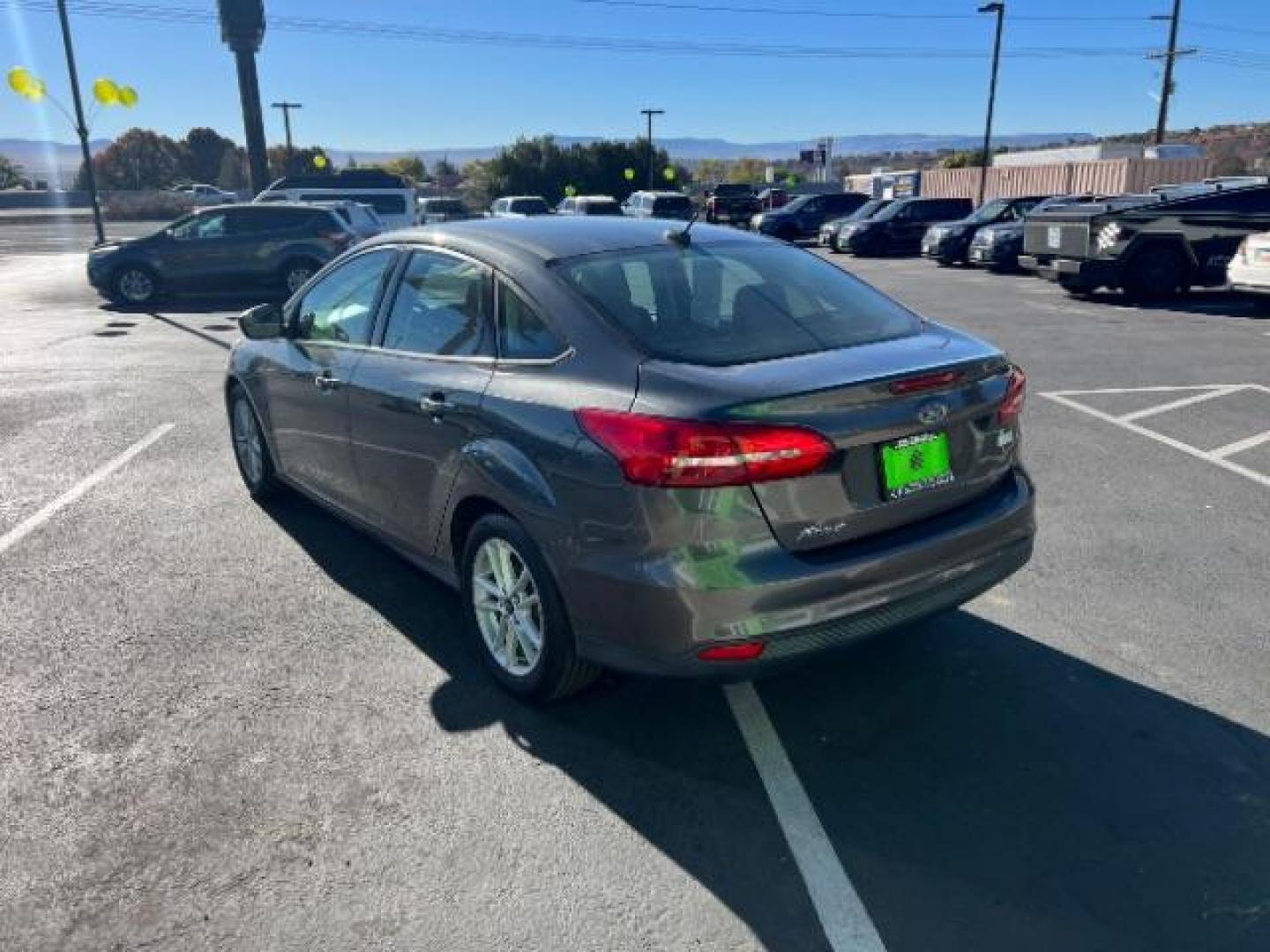 2018 Magnetic Metallic /Charcoal Black Ford Focus SE (1FADP3F28JL) with an 2L I-4 gasoline direct injection engine, Automatic transmission, located at 1865 East Red Hills Pkwy, St. George, 84770, (435) 628-0023, 37.120850, -113.543640 - We specialize in helping ALL people get the best financing available. No matter your credit score, good, bad or none we can get you an amazing rate. Had a bankruptcy, divorce, or repossessions? We give you the green light to get your credit back on the road. Low down and affordable payments that fit - Photo#4