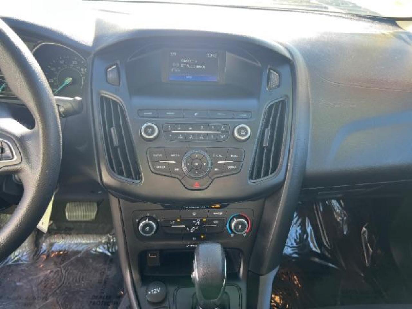 2018 Magnetic Metallic /Charcoal Black Ford Focus SE (1FADP3F28JL) with an 2L I-4 gasoline direct injection engine, Automatic transmission, located at 1865 East Red Hills Pkwy, St. George, 84770, (435) 628-0023, 37.120850, -113.543640 - We specialize in helping ALL people get the best financing available. No matter your credit score, good, bad or none we can get you an amazing rate. Had a bankruptcy, divorce, or repossessions? We give you the green light to get your credit back on the road. Low down and affordable payments that fit - Photo#16