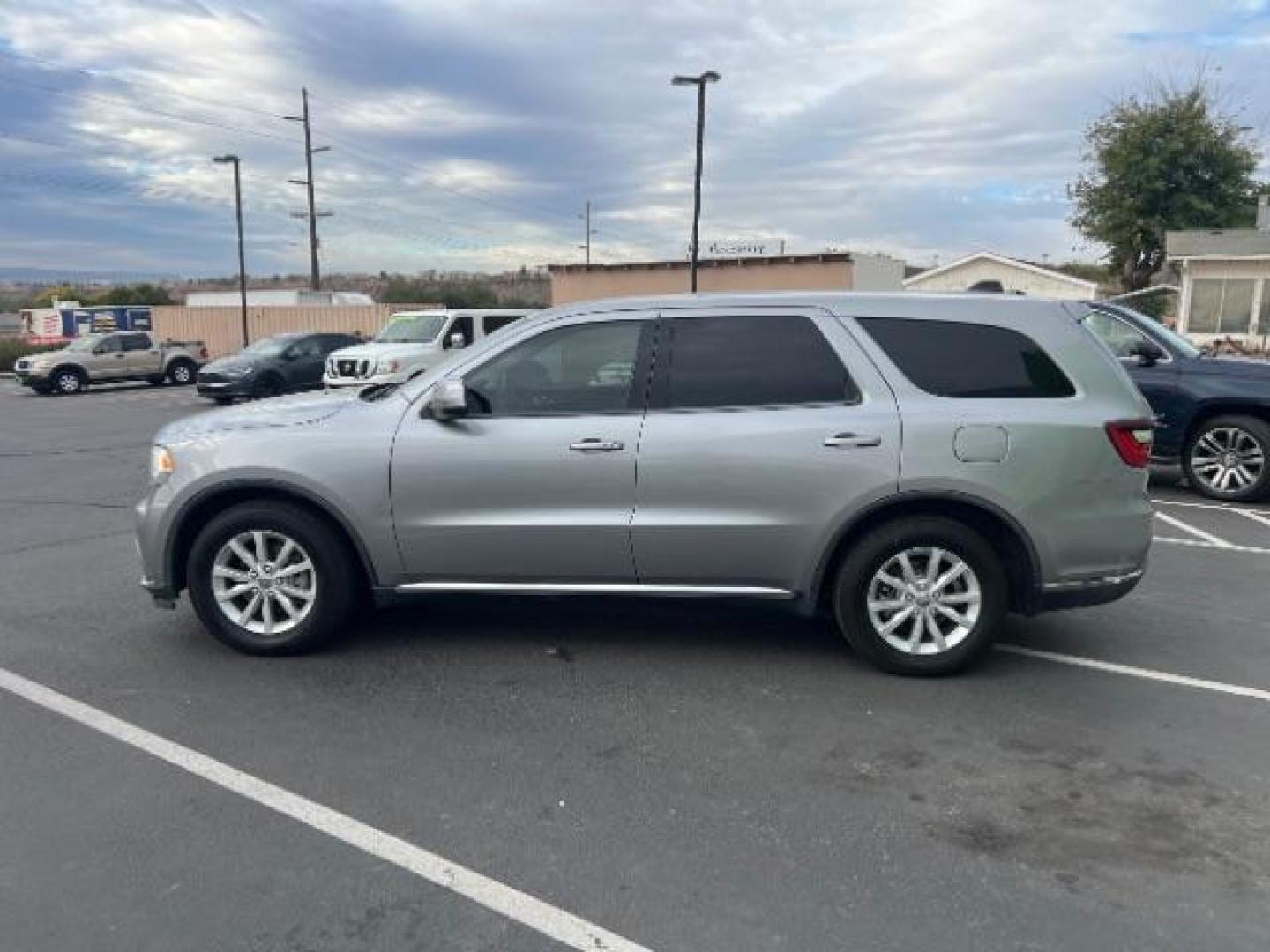2017 Billet Metallic Clearcoat /Black Dodge Durango SXT RWD (1C4RDHAG9HC) with an Pentastar 3.6L V-6 DOHC engine, Automatic transmission, located at 1865 East Red Hills Pkwy, St. George, 84770, (435) 628-0023, 37.120850, -113.543640 - We specialize in helping ALL people get the best financing available. No matter your credit score, good, bad or none we can get you an amazing rate. Had a bankruptcy, divorce, or repossessions? We give you the green light to get your credit back on the road. Low down and affordable payments that fit - Photo#3