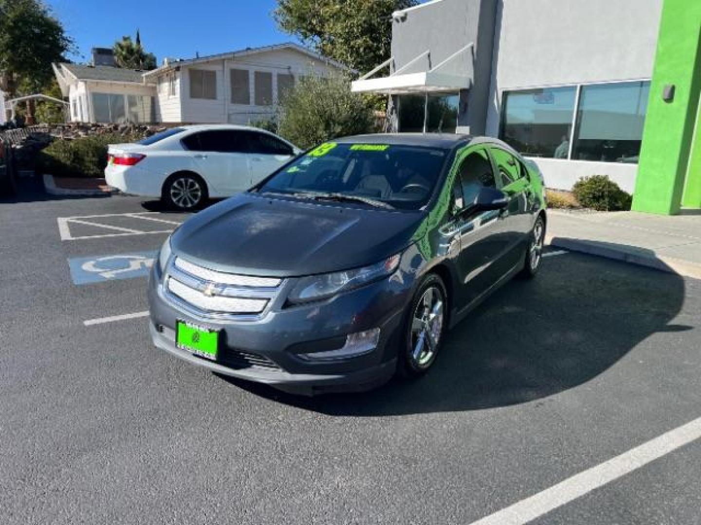 2013 Gray /Black Leather Interior Chevrolet Volt Premium w/ Navigation and LEP (1G1RH6E4XDU) with an Plug-In Hybrid engine, Continuously Variable Transmission transmission, located at 940 North Main Street, Cedar City, UT, 84720, (435) 628-0023, 37.692936, -113.061897 - We specialize in helping ALL people get the best financing available. No matter your credit score, good, bad or none we can get you an amazing rate. Had a bankruptcy, divorce, or repossessions? We give you the green light to get your credit back on the road. Low down and affordable payments that fit - Photo#2