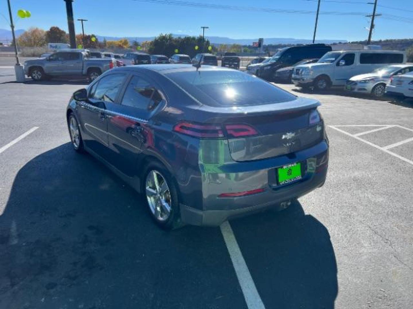 2013 Gray /Black Leather Interior Chevrolet Volt Premium w/ Navigation and LEP (1G1RH6E4XDU) with an Plug-In Hybrid engine, Continuously Variable Transmission transmission, located at 940 North Main Street, Cedar City, UT, 84720, (435) 628-0023, 37.692936, -113.061897 - We specialize in helping ALL people get the best financing available. No matter your credit score, good, bad or none we can get you an amazing rate. Had a bankruptcy, divorce, or repossessions? We give you the green light to get your credit back on the road. Low down and affordable payments that fit - Photo#4