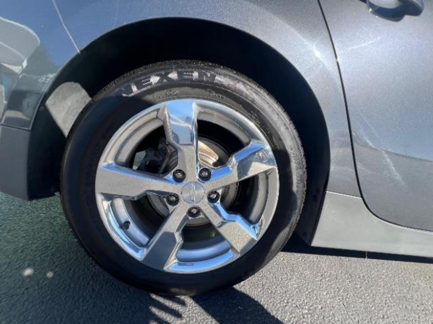2013 Gray /Black Leather Interior Chevrolet Volt Premium w/ Navigation and LEP (1G1RH6E4XDU) with an Plug-In Hybrid engine, Continuously Variable Transmission transmission, located at 940 North Main Street, Cedar City, UT, 84720, (435) 628-0023, 37.692936, -113.061897 - We specialize in helping ALL people get the best financing available. No matter your credit score, good, bad or none we can get you an amazing rate. Had a bankruptcy, divorce, or repossessions? We give you the green light to get your credit back on the road. Low down and affordable payments that fit - Photo#9