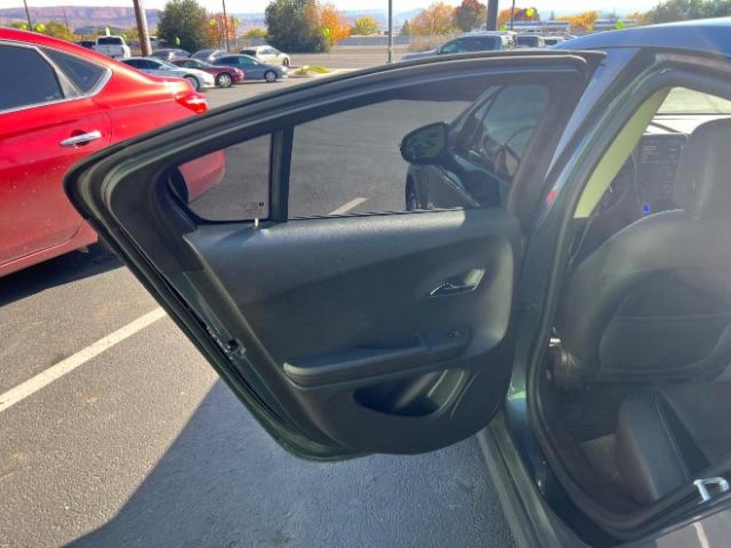 2013 Gray /Black Leather Interior Chevrolet Volt Premium w/ Navigation and LEP (1G1RH6E4XDU) with an Plug-In Hybrid engine, Continuously Variable Transmission transmission, located at 940 North Main Street, Cedar City, UT, 84720, (435) 628-0023, 37.692936, -113.061897 - We specialize in helping ALL people get the best financing available. No matter your credit score, good, bad or none we can get you an amazing rate. Had a bankruptcy, divorce, or repossessions? We give you the green light to get your credit back on the road. Low down and affordable payments that fit - Photo#20