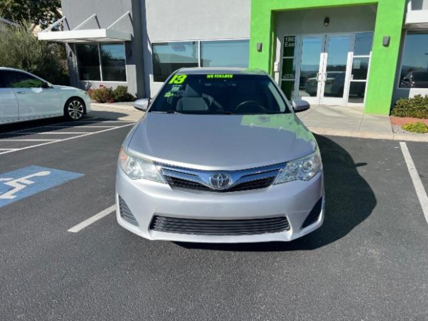 2013 Classic Silver Metallic /Black/Ash 2-Tone Toyota Camry L | LE | SE | XLE (4T4BF1FK2DR) with an 2.5L I-4 DOHC engine, Automatic transmission, located at 1865 East Red Hills Pkwy, St. George, 84770, (435) 628-0023, 37.120850, -113.543640 - We specialize in helping ALL people get the best financing available. No matter your credit score, good, bad or none we can get you an amazing rate. Had a bankruptcy, divorce, or repossessions? We give you the green light to get your credit back on the road. Low down and affordable payments that fit - Photo#1