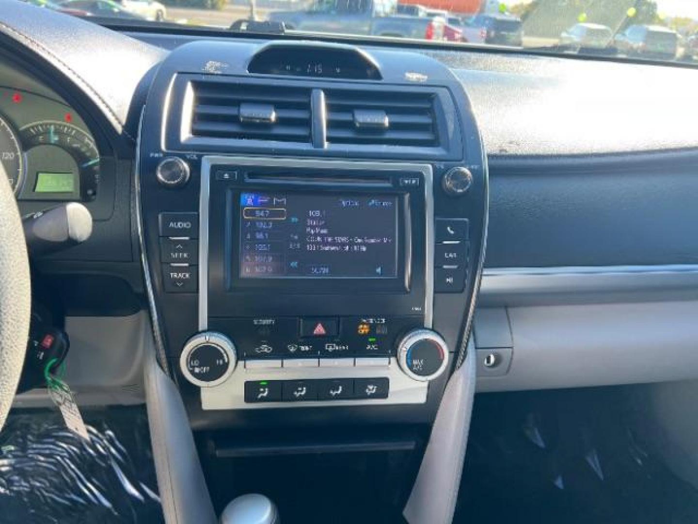 2013 Classic Silver Metallic /Black/Ash 2-Tone Toyota Camry L | LE | SE | XLE (4T4BF1FK2DR) with an 2.5L I-4 DOHC engine, Automatic transmission, located at 1865 East Red Hills Pkwy, St. George, 84770, (435) 628-0023, 37.120850, -113.543640 - We specialize in helping ALL people get the best financing available. No matter your credit score, good, bad or none we can get you an amazing rate. Had a bankruptcy, divorce, or repossessions? We give you the green light to get your credit back on the road. Low down and affordable payments that fit - Photo#17