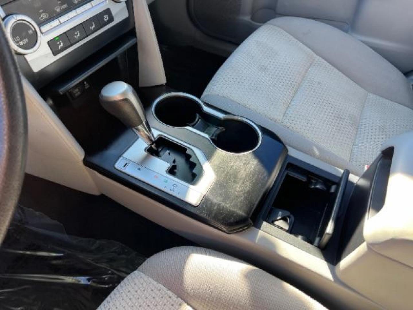 2013 Classic Silver Metallic /Black/Ash 2-Tone Toyota Camry L | LE | SE | XLE (4T4BF1FK2DR) with an 2.5L I-4 DOHC engine, Automatic transmission, located at 1865 East Red Hills Pkwy, St. George, 84770, (435) 628-0023, 37.120850, -113.543640 - We specialize in helping ALL people get the best financing available. No matter your credit score, good, bad or none we can get you an amazing rate. Had a bankruptcy, divorce, or repossessions? We give you the green light to get your credit back on the road. Low down and affordable payments that fit - Photo#18