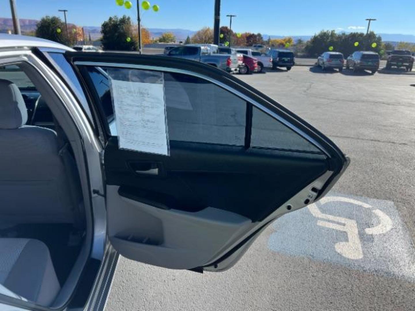 2013 Classic Silver Metallic /Black/Ash 2-Tone Toyota Camry L | LE | SE | XLE (4T4BF1FK2DR) with an 2.5L I-4 DOHC engine, Automatic transmission, located at 1865 East Red Hills Pkwy, St. George, 84770, (435) 628-0023, 37.120850, -113.543640 - We specialize in helping ALL people get the best financing available. No matter your credit score, good, bad or none we can get you an amazing rate. Had a bankruptcy, divorce, or repossessions? We give you the green light to get your credit back on the road. Low down and affordable payments that fit - Photo#25