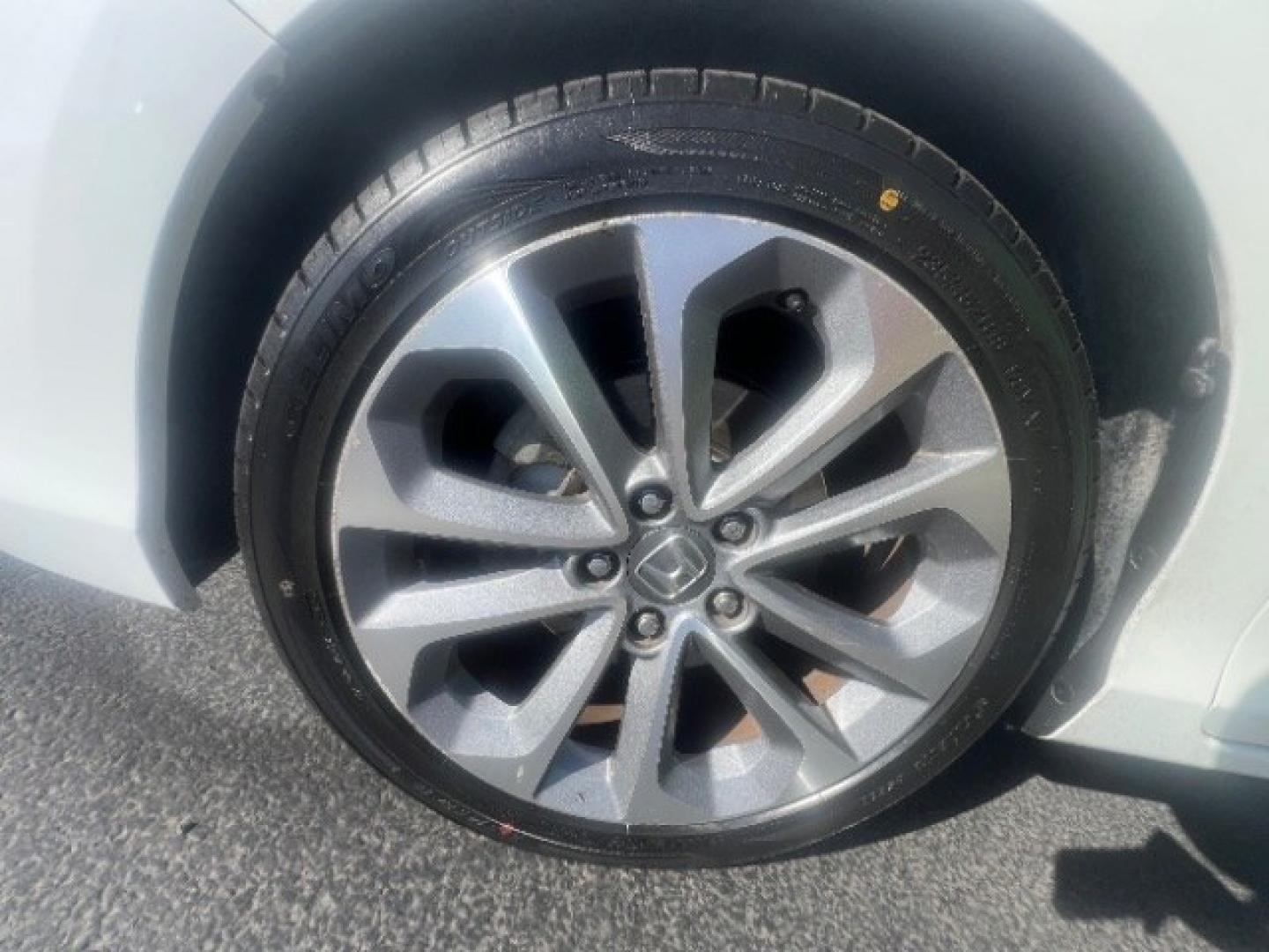2015 White Orchid Pearl /Black Honda Accord Sport (1HGCR2F50FA) with an 2.4L I-4 gasoline direct injection engine, Automatic transmission, located at 1865 East Red Hills Pkwy, St. George, 84770, (435) 628-0023, 37.120850, -113.543640 - We specialize in helping ALL people get the best financing available. No matter your credit score, good, bad or none we can get you an amazing rate. Had a bankruptcy, divorce, or repossessions? We give you the green light to get your credit back on the road. Low down and affordable payments that fit- Photo#10