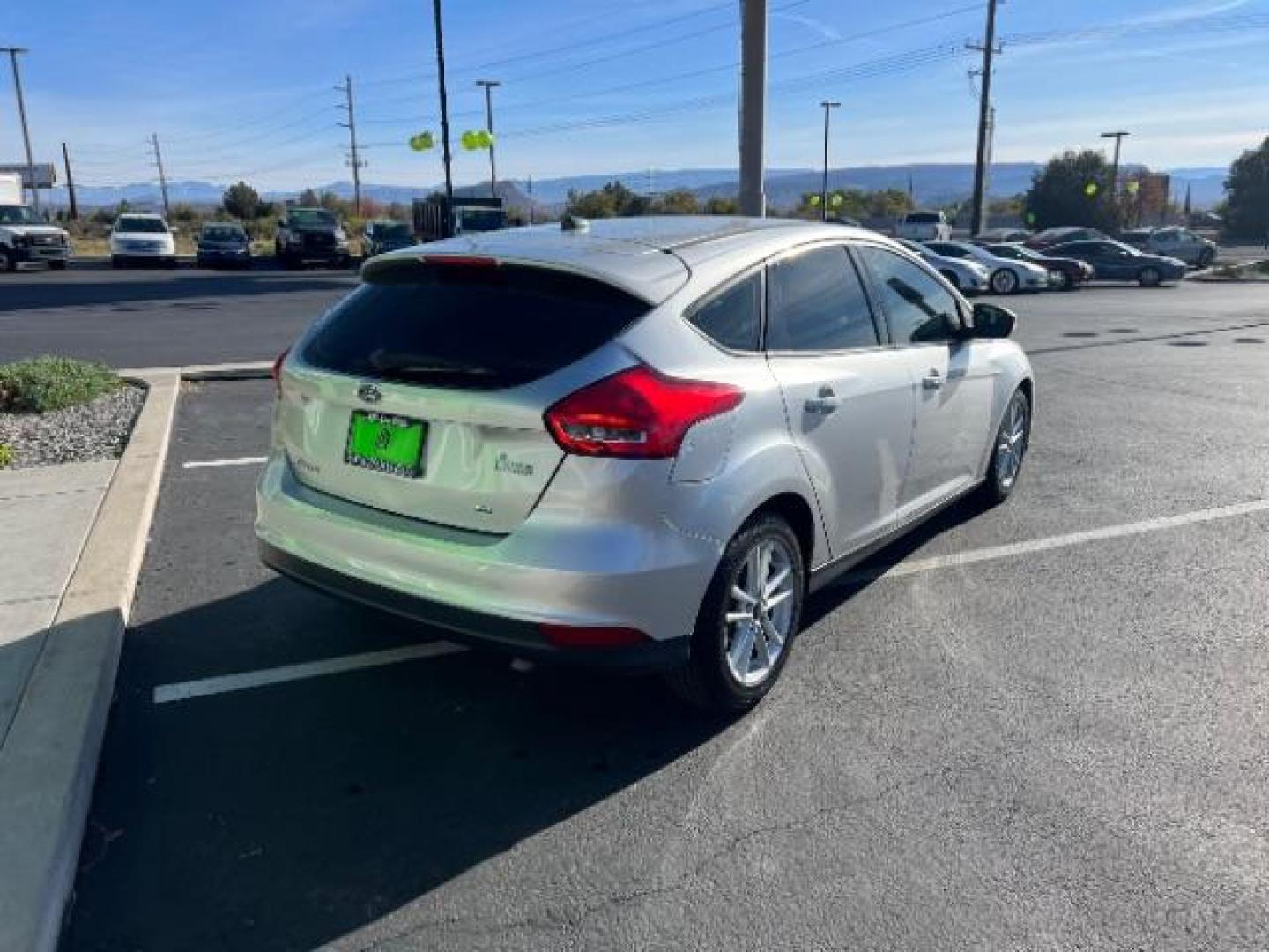 2017 Ingot Silver Metallic /Charcoal Black Ford Focus SE (1FADP3K2XHL) with an 2L I-4 gasoline direct injection engine, Automatic transmission, located at 1865 East Red Hills Pkwy, St. George, 84770, (435) 628-0023, 37.120850, -113.543640 - We specialize in helping ALL people get the best financing available. No matter your credit score, good, bad or none we can get you an amazing rate. Had a bankruptcy, divorce, or repossessions? We give you the green light to get your credit back on the road. Low down and affordable payments that fit - Photo#6