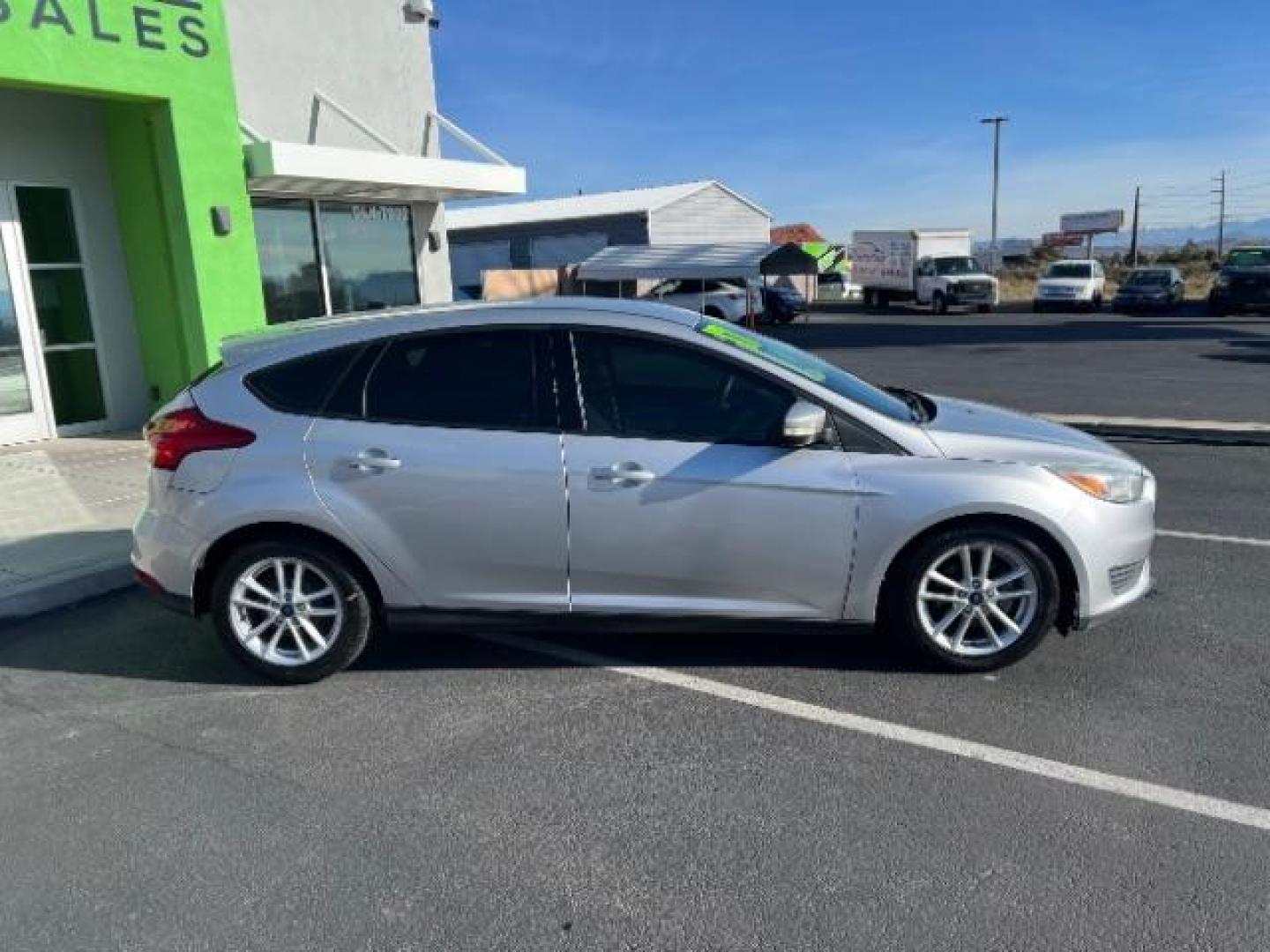 2017 Ingot Silver Metallic /Charcoal Black Ford Focus SE (1FADP3K2XHL) with an 2L I-4 gasoline direct injection engine, Automatic transmission, located at 1865 East Red Hills Pkwy, St. George, 84770, (435) 628-0023, 37.120850, -113.543640 - We specialize in helping ALL people get the best financing available. No matter your credit score, good, bad or none we can get you an amazing rate. Had a bankruptcy, divorce, or repossessions? We give you the green light to get your credit back on the road. Low down and affordable payments that fit - Photo#7