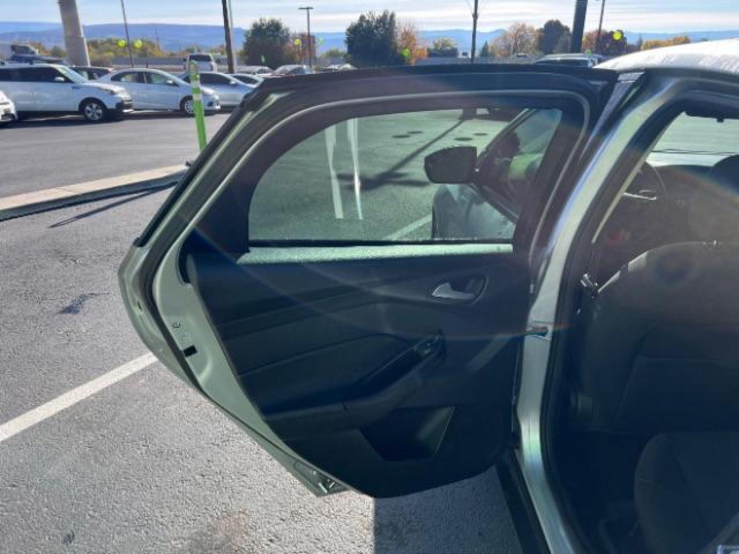 2017 Ingot Silver Metallic /Charcoal Black Ford Focus SE (1FADP3K2XHL) with an 2L I-4 gasoline direct injection engine, Automatic transmission, located at 1865 East Red Hills Pkwy, St. George, 84770, (435) 628-0023, 37.120850, -113.543640 - We specialize in helping ALL people get the best financing available. No matter your credit score, good, bad or none we can get you an amazing rate. Had a bankruptcy, divorce, or repossessions? We give you the green light to get your credit back on the road. Low down and affordable payments that fit - Photo#20