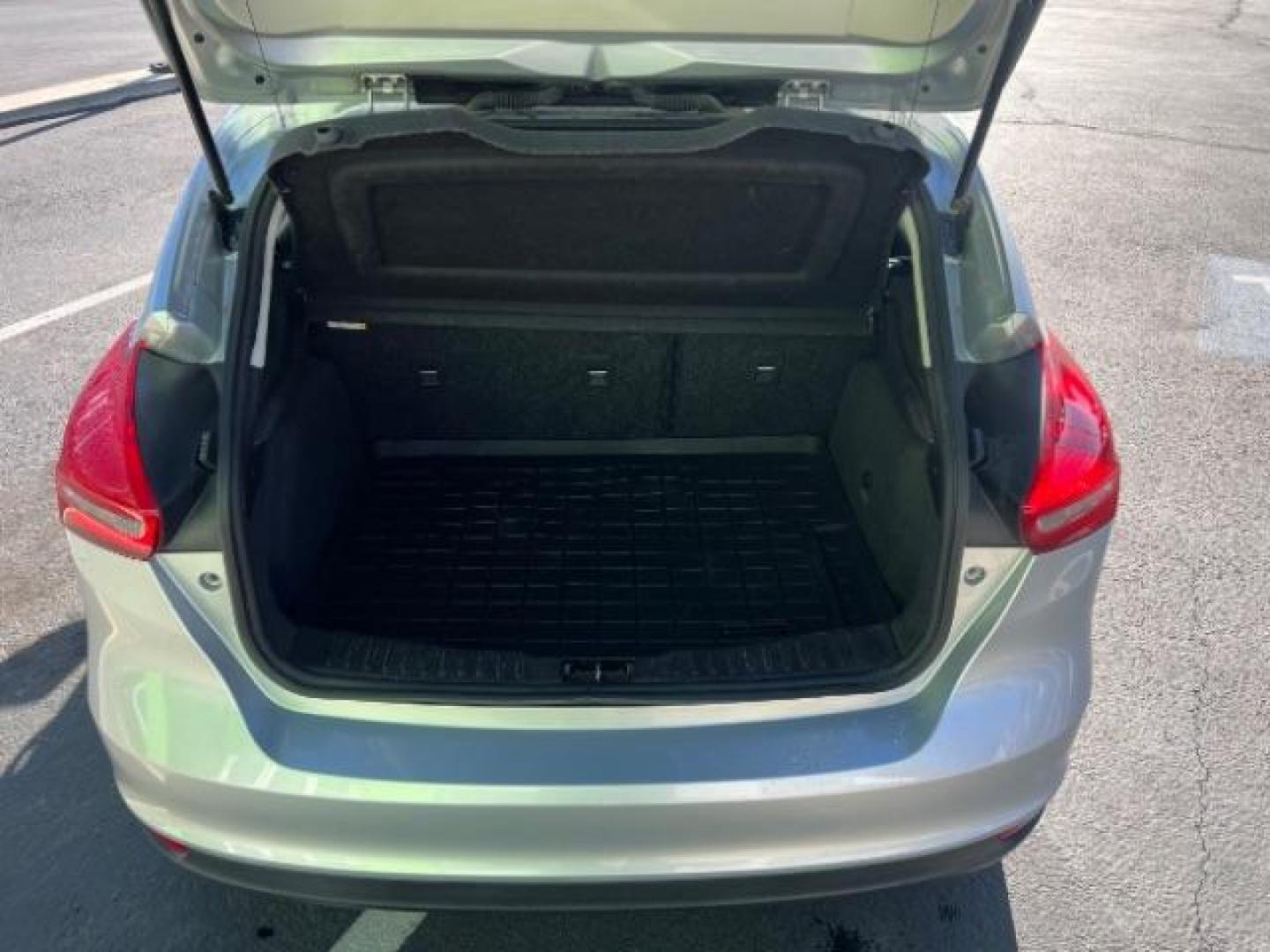 2017 Ingot Silver Metallic /Charcoal Black Ford Focus SE (1FADP3K2XHL) with an 2L I-4 gasoline direct injection engine, Automatic transmission, located at 1865 East Red Hills Pkwy, St. George, 84770, (435) 628-0023, 37.120850, -113.543640 - We specialize in helping ALL people get the best financing available. No matter your credit score, good, bad or none we can get you an amazing rate. Had a bankruptcy, divorce, or repossessions? We give you the green light to get your credit back on the road. Low down and affordable payments that fit - Photo#23