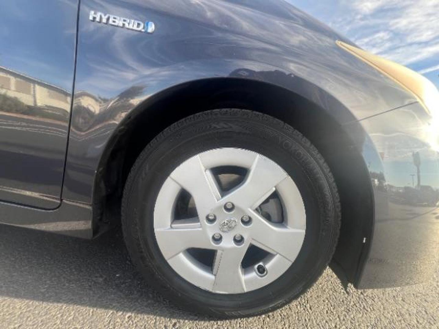 2011 Winter Gray Metallic /Dark Gray Toyota Prius One | Two | Three | Four | Five (JTDKN3DU1B0) with an 1.8L I-4 DOHC engine, Automatic transmission, located at 1865 East Red Hills Pkwy, St. George, 84770, (435) 628-0023, 37.120850, -113.543640 - We specialize in helping ALL people get the best financing available. No matter your credit score, good, bad or none we can get you an amazing rate. Had a bankruptcy, divorce, or repossessions? We give you the green light to get your credit back on the road. Low down and affordable payments that fit - Photo#8