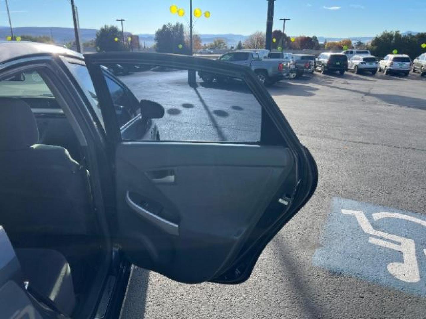 2011 Winter Gray Metallic /Dark Gray Toyota Prius One | Two | Three | Four | Five (JTDKN3DU1B0) with an 1.8L I-4 DOHC engine, Automatic transmission, located at 1865 East Red Hills Pkwy, St. George, 84770, (435) 628-0023, 37.120850, -113.543640 - We specialize in helping ALL people get the best financing available. No matter your credit score, good, bad or none we can get you an amazing rate. Had a bankruptcy, divorce, or repossessions? We give you the green light to get your credit back on the road. Low down and affordable payments that fit - Photo#24