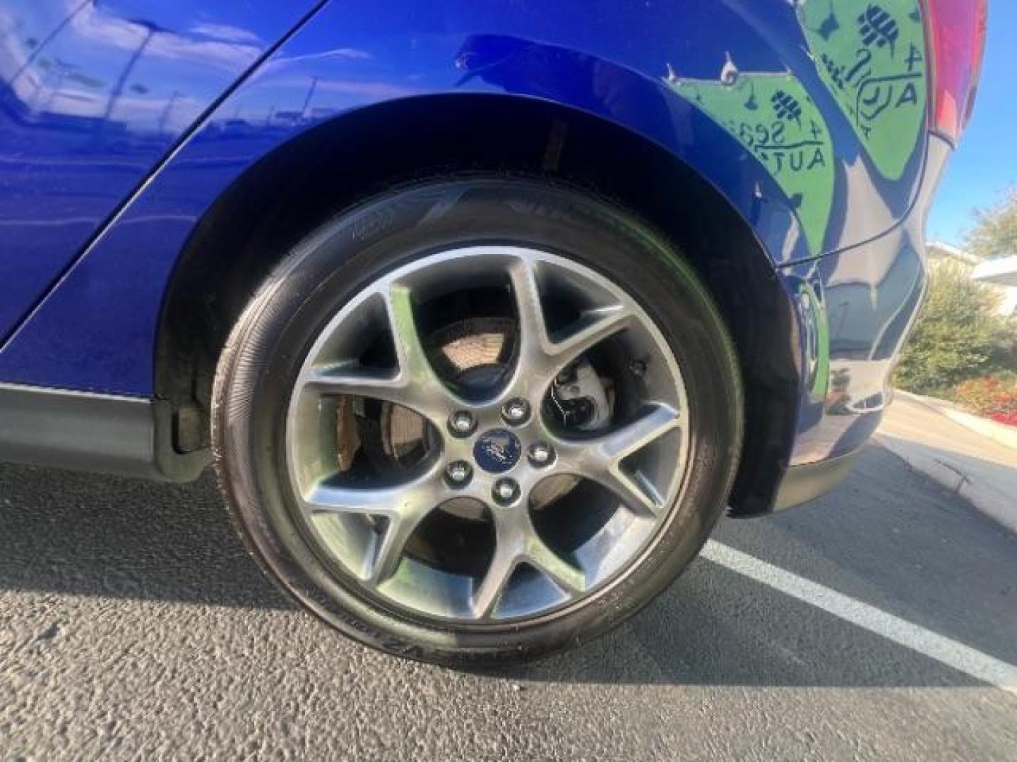 2014 Performance Blue Metallic /Medium Light Stone Ford Focus SE (1FADP3K20EL) with an 2L I-4 gasoline direct injection engine, Automatic transmission, located at 1865 East Red Hills Pkwy, St. George, 84770, (435) 628-0023, 37.120850, -113.543640 - We specialize in helping ALL people get the best financing available. No matter your credit score, good, bad or none we can get you an amazing rate. Had a bankruptcy, divorce, or repossessions? We give you the green light to get your credit back on the road. Low down and affordable payments that fit - Photo#8