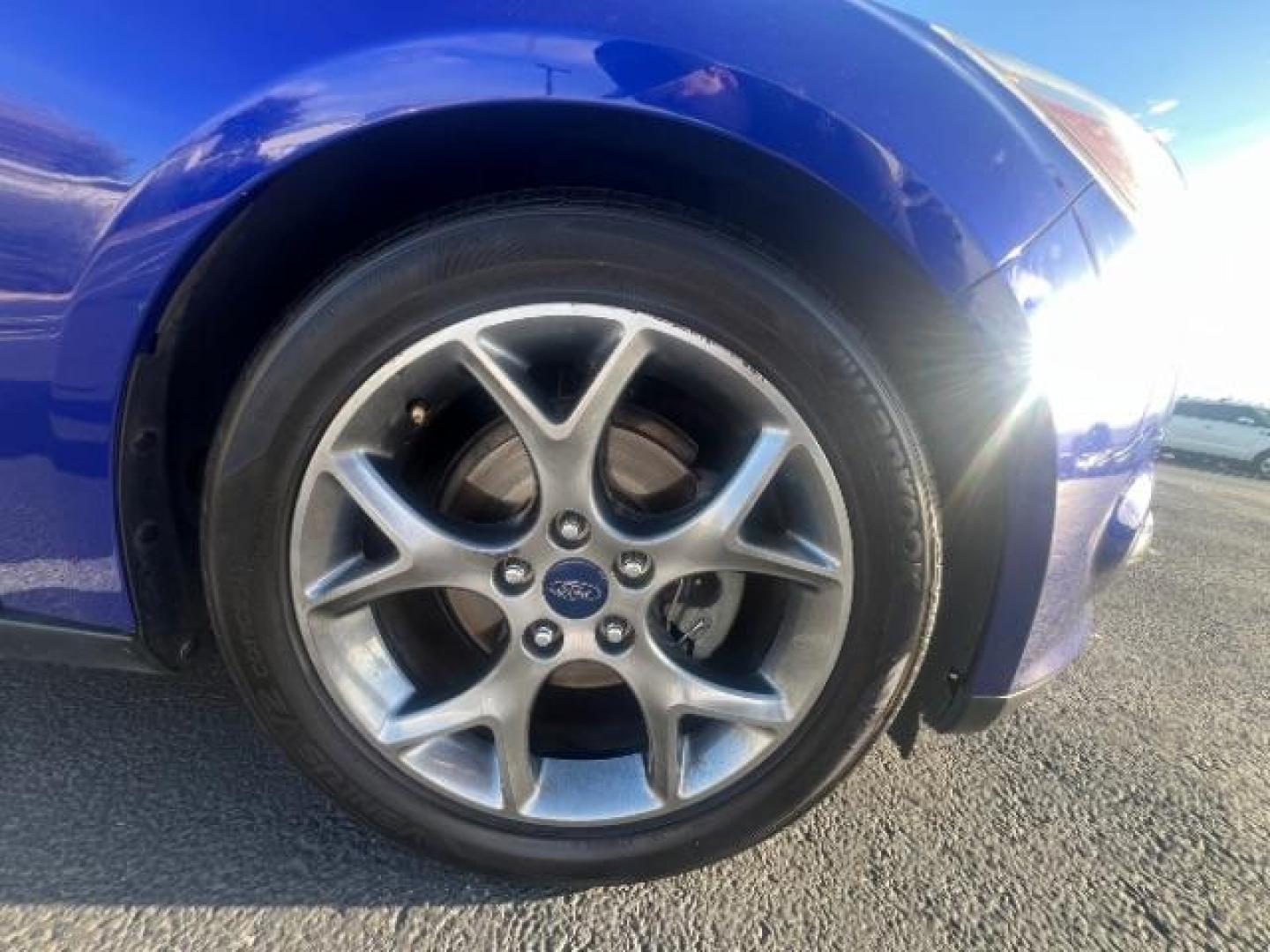 2014 Performance Blue Metallic /Medium Light Stone Ford Focus SE (1FADP3K20EL) with an 2L I-4 gasoline direct injection engine, Automatic transmission, located at 1865 East Red Hills Pkwy, St. George, 84770, (435) 628-0023, 37.120850, -113.543640 - We specialize in helping ALL people get the best financing available. No matter your credit score, good, bad or none we can get you an amazing rate. Had a bankruptcy, divorce, or repossessions? We give you the green light to get your credit back on the road. Low down and affordable payments that fit - Photo#10