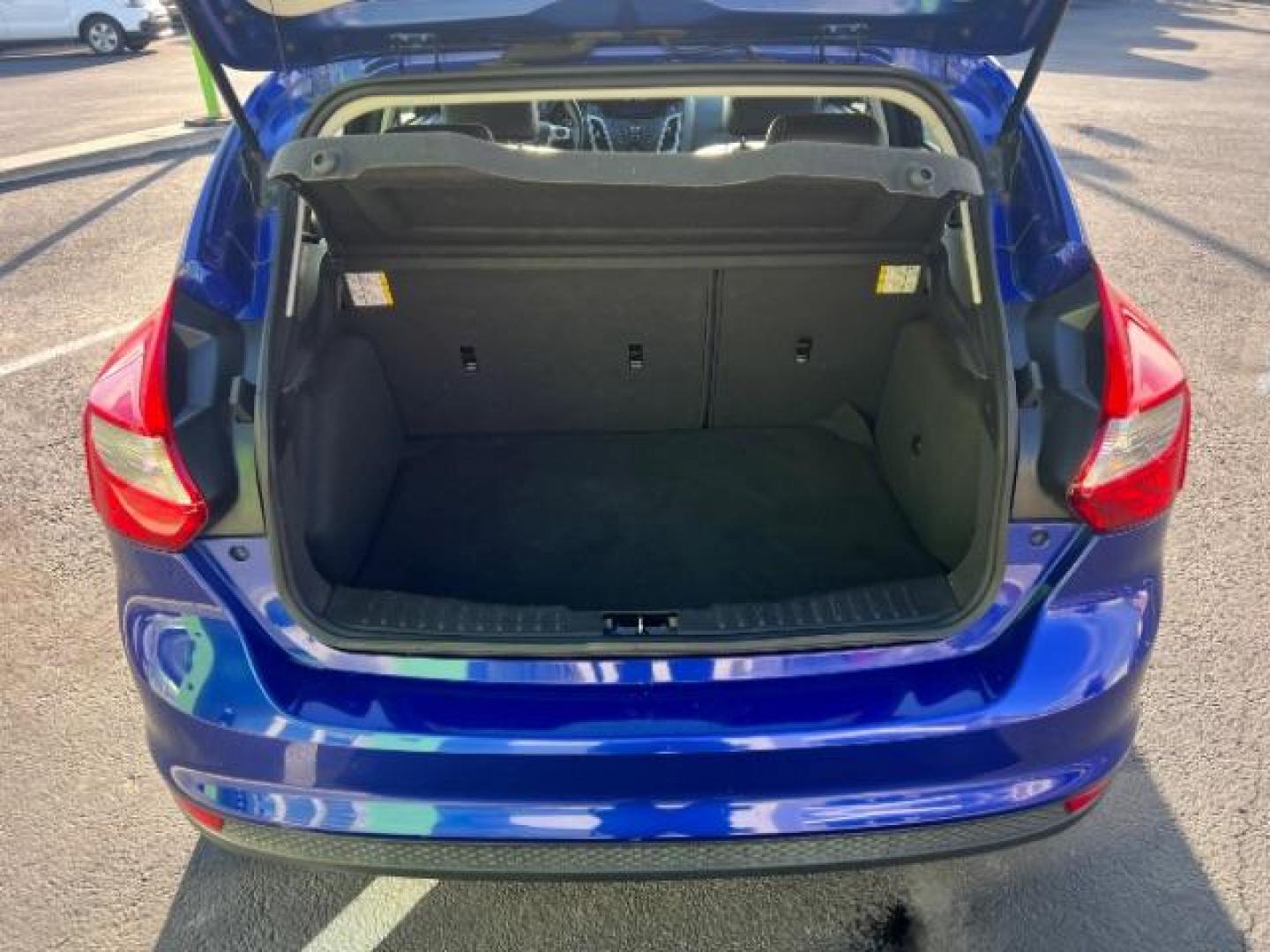 2014 Performance Blue Metallic /Medium Light Stone Ford Focus SE (1FADP3K20EL) with an 2L I-4 gasoline direct injection engine, Automatic transmission, located at 1865 East Red Hills Pkwy, St. George, 84770, (435) 628-0023, 37.120850, -113.543640 - We specialize in helping ALL people get the best financing available. No matter your credit score, good, bad or none we can get you an amazing rate. Had a bankruptcy, divorce, or repossessions? We give you the green light to get your credit back on the road. Low down and affordable payments that fit - Photo#24