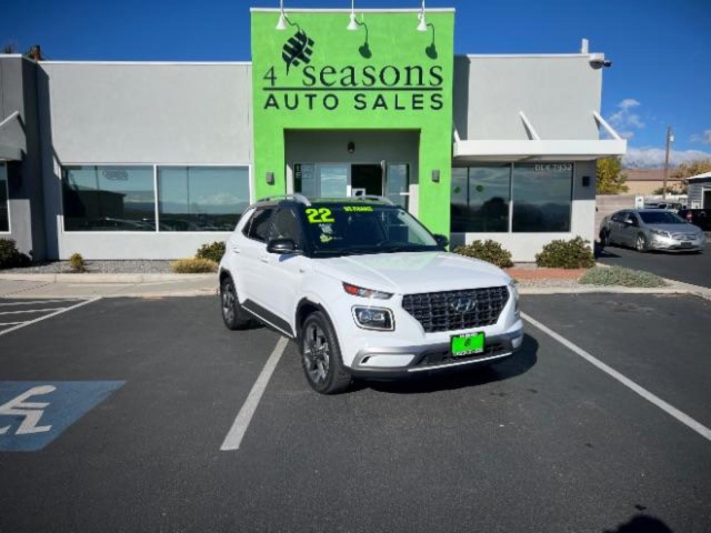 2022 Ceramic White w/Black Roof /Black Hyundai Venue Limited (KMHRC8A30NU) with an Smartstream 1.6L I-4 DOHC engine, Automatic transmission, located at 1865 East Red Hills Pkwy, St. George, 84770, (435) 628-0023, 37.120850, -113.543640 - Photo#0