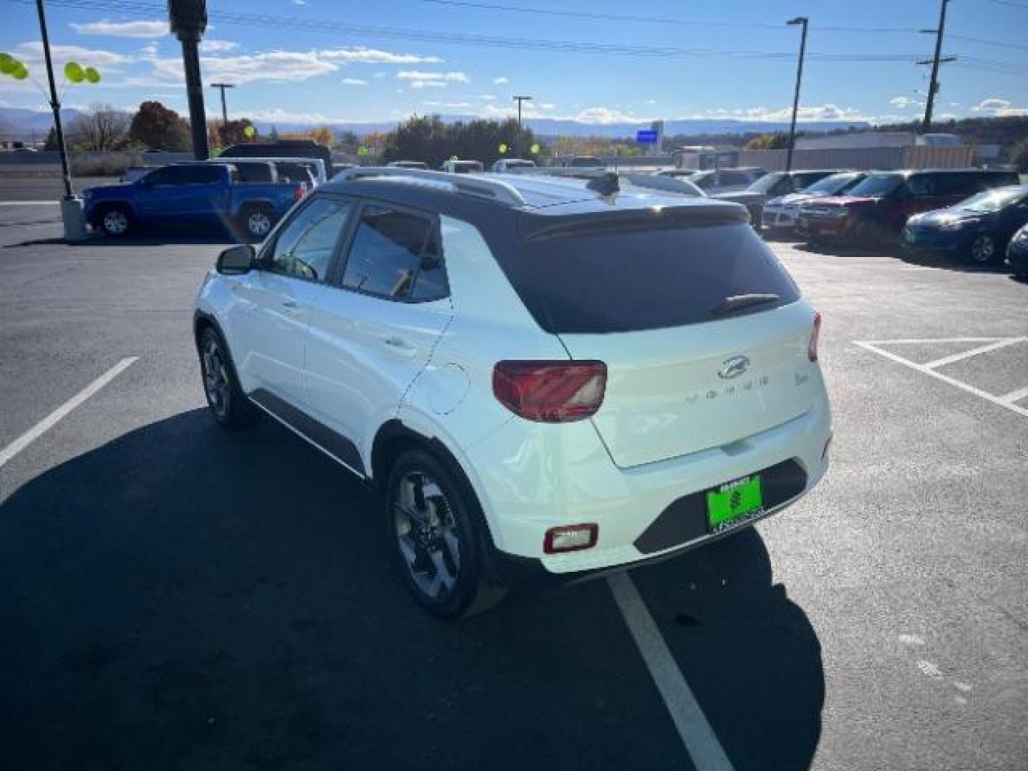 2022 Ceramic White w/Black Roof /Black Hyundai Venue Limited (KMHRC8A30NU) with an Smartstream 1.6L I-4 DOHC engine, Automatic transmission, located at 1865 East Red Hills Pkwy, St. George, 84770, (435) 628-0023, 37.120850, -113.543640 - Photo#4