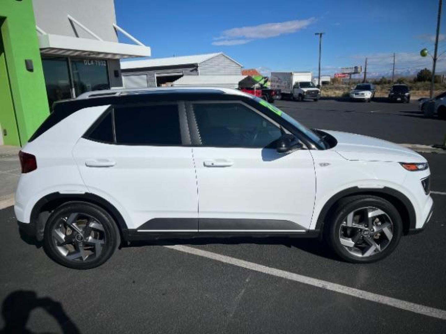 2022 Ceramic White w/Black Roof /Black Hyundai Venue Limited (KMHRC8A30NU) with an Smartstream 1.6L I-4 DOHC engine, Automatic transmission, located at 1865 East Red Hills Pkwy, St. George, 84770, (435) 628-0023, 37.120850, -113.543640 - Photo#7