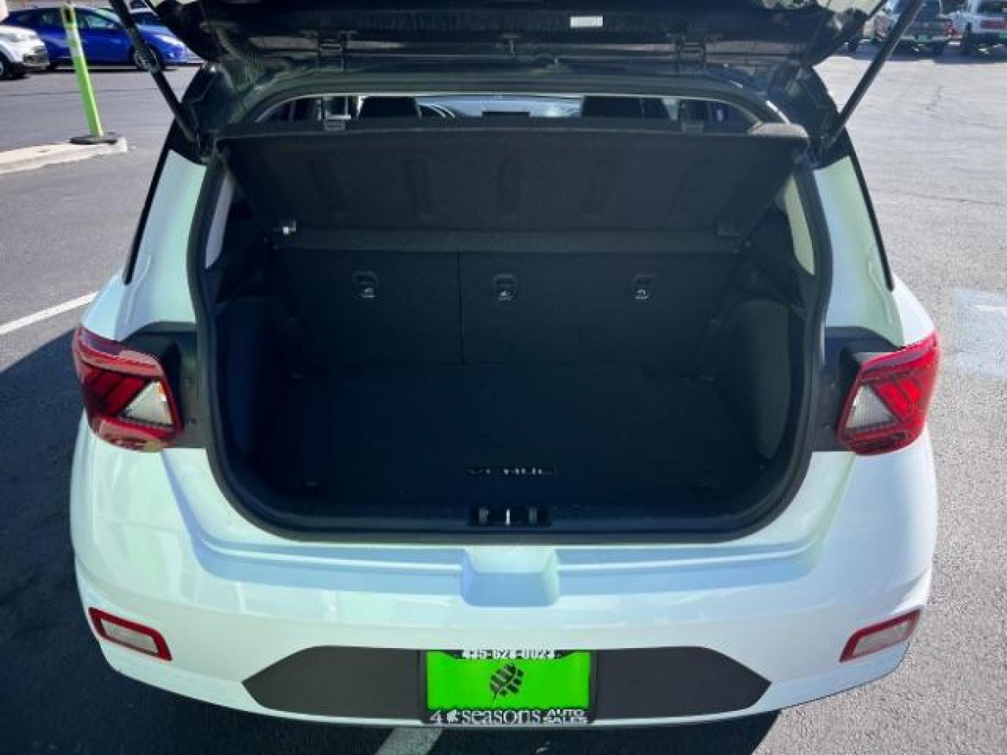 2022 Ceramic White w/Black Roof /Black Hyundai Venue Limited (KMHRC8A30NU) with an Smartstream 1.6L I-4 DOHC engine, Automatic transmission, located at 1865 East Red Hills Pkwy, St. George, 84770, (435) 628-0023, 37.120850, -113.543640 - Photo#23