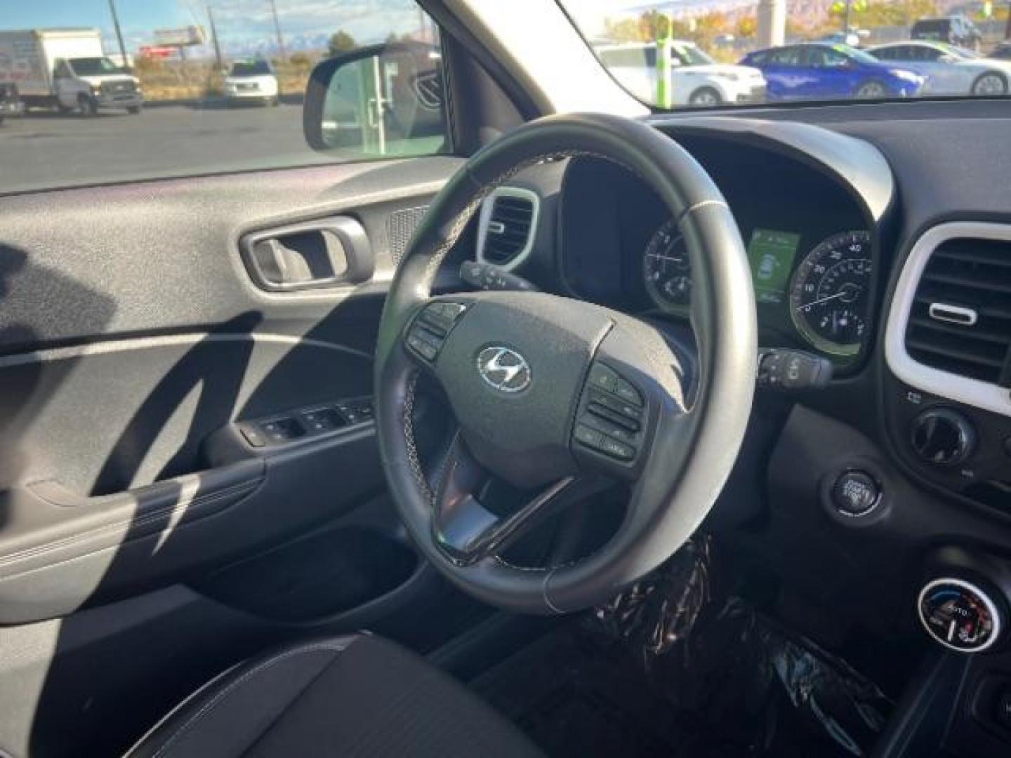 2022 Ceramic White w/Black Roof /Black Hyundai Venue Limited (KMHRC8A30NU) with an Smartstream 1.6L I-4 DOHC engine, Automatic transmission, located at 1865 East Red Hills Pkwy, St. George, 84770, (435) 628-0023, 37.120850, -113.543640 - Photo#29