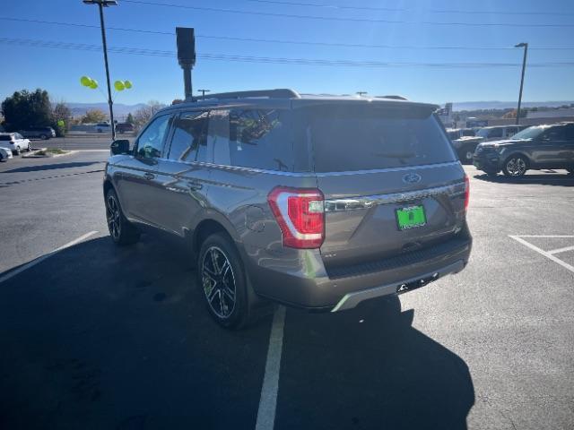 2018 Magnetic Metallic /Ebony, leather Ford Expedition XLT 4WD (1FMJU1JT0JE) with an 3.5L V6 DOHC 24V FFV engine, 6-Speed Automatic transmission, located at 1865 East Red Hills Pkwy, St. George, 84770, (435) 628-0023, 37.120850, -113.543640 - We specialize in helping ALL people get the best financing available. No matter your credit score, good, bad or none we can get you an amazing rate. Had a bankruptcy, divorce, or repossessions? We give you the green light to get your credit back on the road. Low down and affordable payments that fit - Photo#4