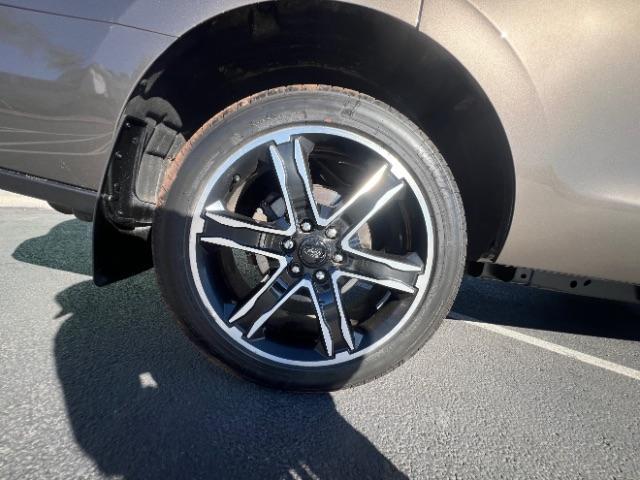 2018 Magnetic Metallic /Ebony, leather Ford Expedition XLT 4WD (1FMJU1JT0JE) with an 3.5L V6 DOHC 24V FFV engine, 6-Speed Automatic transmission, located at 1865 East Red Hills Pkwy, St. George, 84770, (435) 628-0023, 37.120850, -113.543640 - We specialize in helping ALL people get the best financing available. No matter your credit score, good, bad or none we can get you an amazing rate. Had a bankruptcy, divorce, or repossessions? We give you the green light to get your credit back on the road. Low down and affordable payments that fit - Photo#9