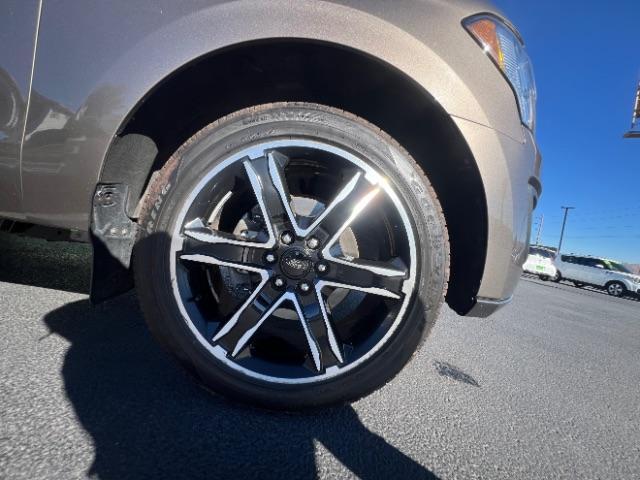 2018 Magnetic Metallic /Ebony, leather Ford Expedition XLT 4WD (1FMJU1JT0JE) with an 3.5L V6 DOHC 24V FFV engine, 6-Speed Automatic transmission, located at 1865 East Red Hills Pkwy, St. George, 84770, (435) 628-0023, 37.120850, -113.543640 - We specialize in helping ALL people get the best financing available. No matter your credit score, good, bad or none we can get you an amazing rate. Had a bankruptcy, divorce, or repossessions? We give you the green light to get your credit back on the road. Low down and affordable payments that fit - Photo#10