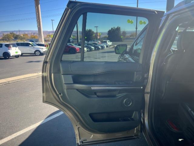 2018 Magnetic Metallic /Ebony, leather Ford Expedition XLT 4WD (1FMJU1JT0JE) with an 3.5L V6 DOHC 24V FFV engine, 6-Speed Automatic transmission, located at 1865 East Red Hills Pkwy, St. George, 84770, (435) 628-0023, 37.120850, -113.543640 - We specialize in helping ALL people get the best financing available. No matter your credit score, good, bad or none we can get you an amazing rate. Had a bankruptcy, divorce, or repossessions? We give you the green light to get your credit back on the road. Low down and affordable payments that fit - Photo#20