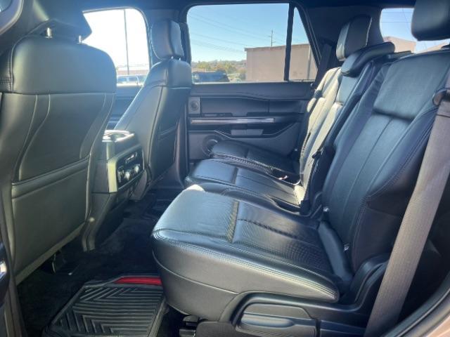 2018 Magnetic Metallic /Ebony, leather Ford Expedition XLT 4WD (1FMJU1JT0JE) with an 3.5L V6 DOHC 24V FFV engine, 6-Speed Automatic transmission, located at 1865 East Red Hills Pkwy, St. George, 84770, (435) 628-0023, 37.120850, -113.543640 - We specialize in helping ALL people get the best financing available. No matter your credit score, good, bad or none we can get you an amazing rate. Had a bankruptcy, divorce, or repossessions? We give you the green light to get your credit back on the road. Low down and affordable payments that fit - Photo#21