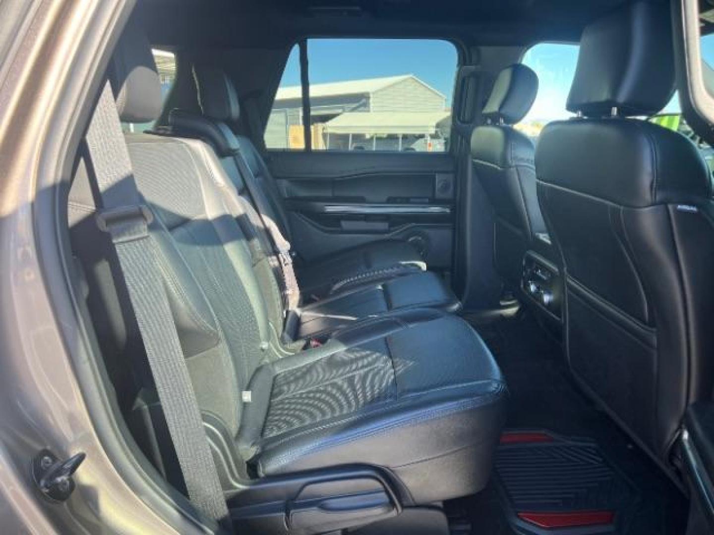 2018 Magnetic Metallic /Ebony, leather Ford Expedition XLT 4WD (1FMJU1JT0JE) with an 3.5L V6 DOHC 24V FFV engine, 6-Speed Automatic transmission, located at 1865 East Red Hills Pkwy, St. George, 84770, (435) 628-0023, 37.120850, -113.543640 - We specialize in helping ALL people get the best financing available. No matter your credit score, good, bad or none we can get you an amazing rate. Had a bankruptcy, divorce, or repossessions? We give you the green light to get your credit back on the road. Low down and affordable payments that fit - Photo#26