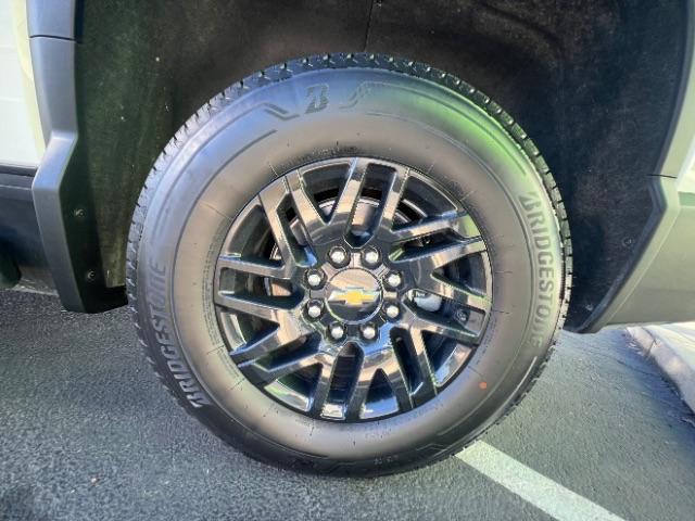 2024 Summit White /Jet Black Chevrolet Silverado EV Work Truck (1GC10UED0RU) with an ELECTRIC engine, Electric transmission, located at 1865 East Red Hills Pkwy, St. George, 84770, (435) 628-0023, 37.120850, -113.543640 - Photo#10