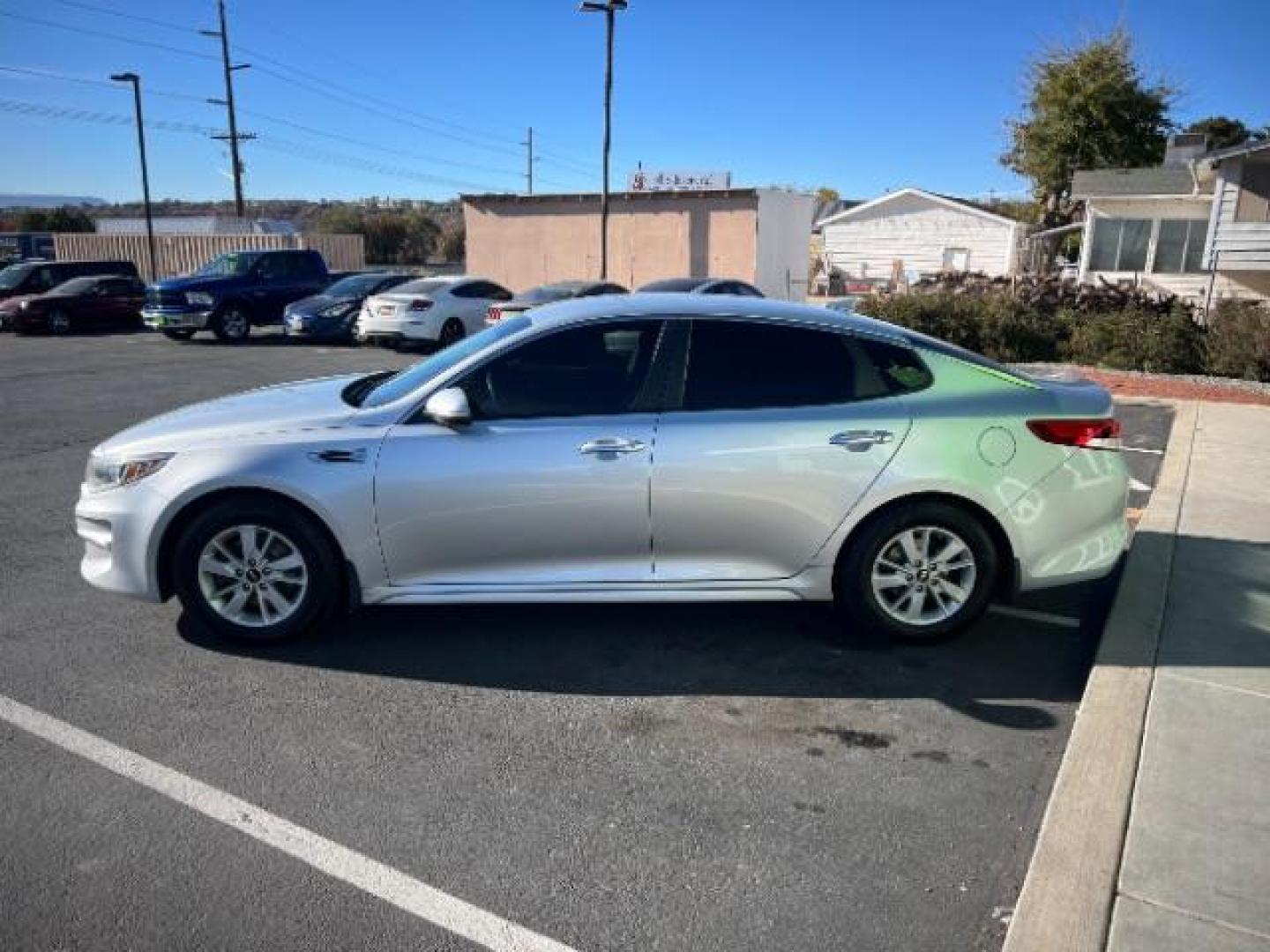 2016 Sparkling Silver /Beige Kia Optima LX (5XXGT4L32GG) with an Theta II 2.4L I-4 gasoline direct injection engine, Automatic transmission, located at 1865 East Red Hills Pkwy, St. George, 84770, (435) 628-0023, 37.120850, -113.543640 - We specialize in helping ALL people get the best financing available. No matter your credit score, good, bad or none we can get you an amazing rate. Had a bankruptcy, divorce, or repossessions? We give you the green light to get your credit back on the road. Low down and affordable payments that fit - Photo#3