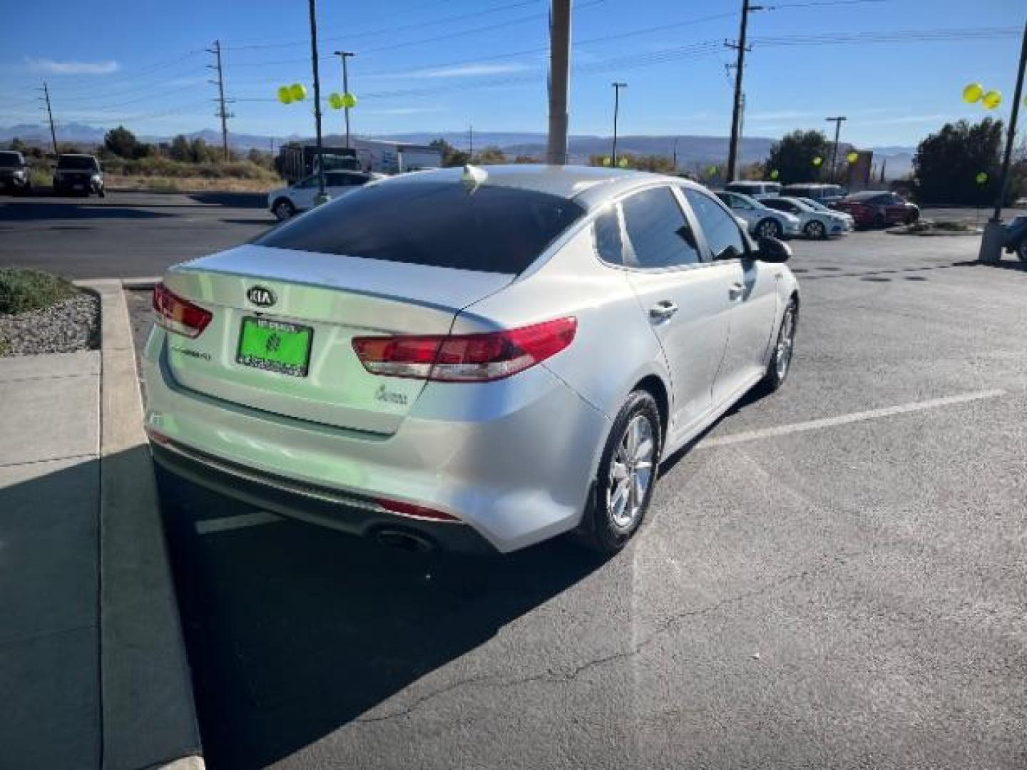 2016 Sparkling Silver /Beige Kia Optima LX (5XXGT4L32GG) with an Theta II 2.4L I-4 gasoline direct injection engine, Automatic transmission, located at 1865 East Red Hills Pkwy, St. George, 84770, (435) 628-0023, 37.120850, -113.543640 - We specialize in helping ALL people get the best financing available. No matter your credit score, good, bad or none we can get you an amazing rate. Had a bankruptcy, divorce, or repossessions? We give you the green light to get your credit back on the road. Low down and affordable payments that fit - Photo#4