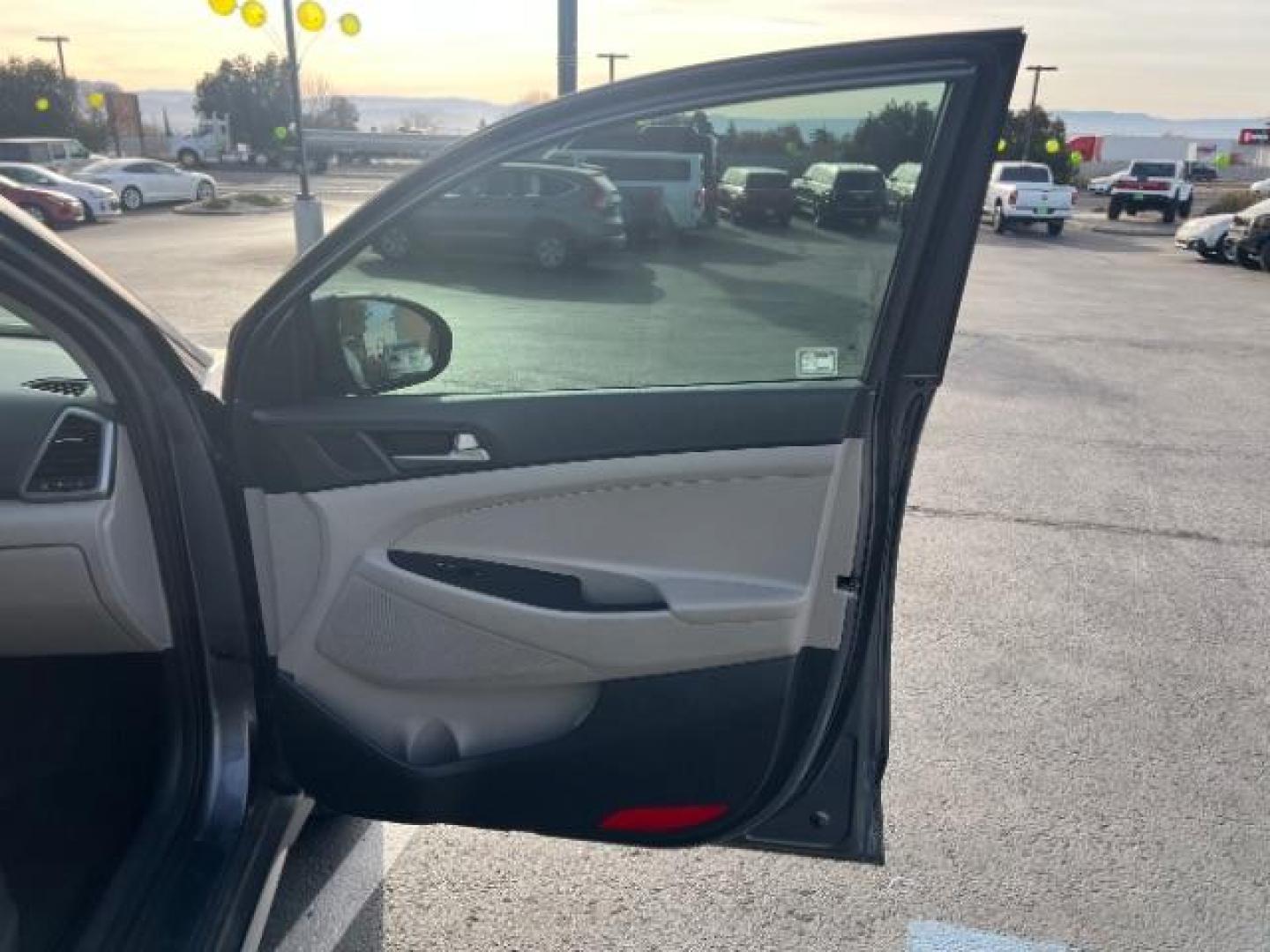 2018 Coliseum Gray /Black Hyundai Tucson SEL (KM8J3CA48JU) with an Nu 2L I-4 gasoline direct injection engine, Automatic transmission, located at 1865 East Red Hills Pkwy, St. George, 84770, (435) 628-0023, 37.120850, -113.543640 - We specialize in helping ALL people get the best financing available. No matter your credit score, good, bad or none we can get you an amazing rate. Had a bankruptcy, divorce, or repossessions? We give you the green light to get your credit back on the road. Low down and affordable payments that fit - Photo#27