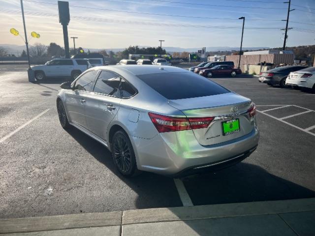 2016 Celestial Silver Metallic /Black Toyota Avalon Touring (4T1BK1EB1GU) with an 3.5L V-6 DOHC engine, Automatic transmission, located at 1865 East Red Hills Pkwy, St. George, 84770, (435) 628-0023, 37.120850, -113.543640 - We specialize in helping ALL people get the best financing available. No matter your credit score, good, bad or none we can get you an amazing rate. Had a bankruptcy, divorce, or repossessions? We give you the green light to get your credit back on the road. Low down and affordable payments that fit - Photo#4