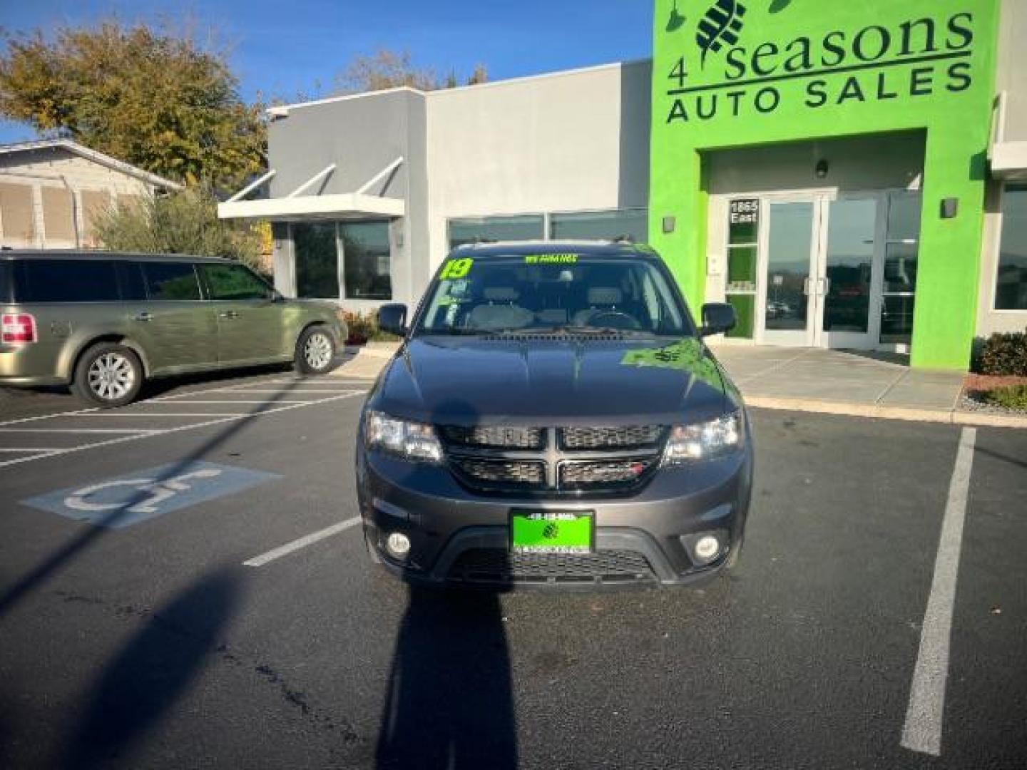 2019 Destroyer Gray Clearcoat /Black Dodge Journey SE (3C4PDCBB1KT) with an Pentastar 3.6L V-6 DOHC engine, Automatic transmission, located at 1865 East Red Hills Pkwy, St. George, 84770, (435) 628-0023, 37.120850, -113.543640 - We specialize in helping ALL people get the best financing available. No matter your credit score, good, bad or none we can get you an amazing rate. Had a bankruptcy, divorce, or repossessions? We give you the green light to get your credit back on the road. Low down and affordable payments that fit - Photo#1