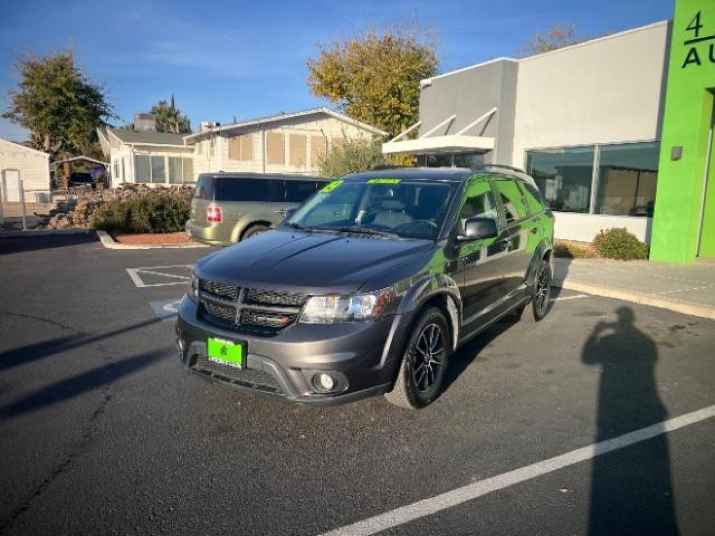 2019 Destroyer Gray Clearcoat /Black Dodge Journey SE (3C4PDCBB1KT) with an Pentastar 3.6L V-6 DOHC engine, Automatic transmission, located at 1865 East Red Hills Pkwy, St. George, 84770, (435) 628-0023, 37.120850, -113.543640 - We specialize in helping ALL people get the best financing available. No matter your credit score, good, bad or none we can get you an amazing rate. Had a bankruptcy, divorce, or repossessions? We give you the green light to get your credit back on the road. Low down and affordable payments that fit - Photo#2